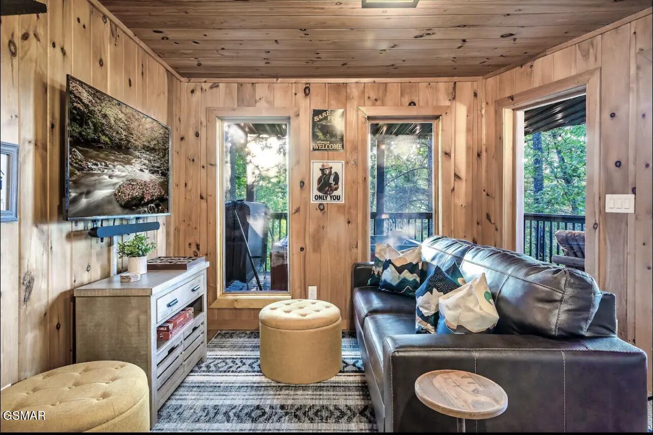 2321 High Top Loop Sevierville TN 37862