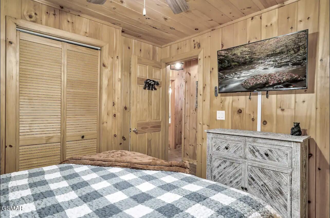 2321 High Top Loop Sevierville TN 37862