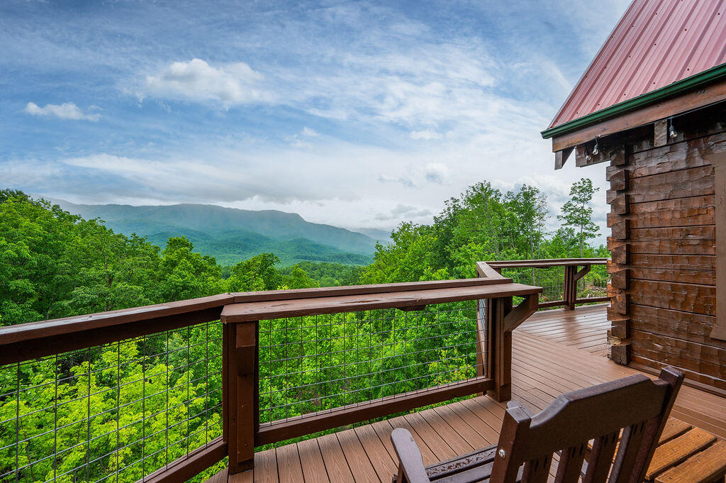 725 Big Bear Ridge Road Gatlinburg TN 37738
