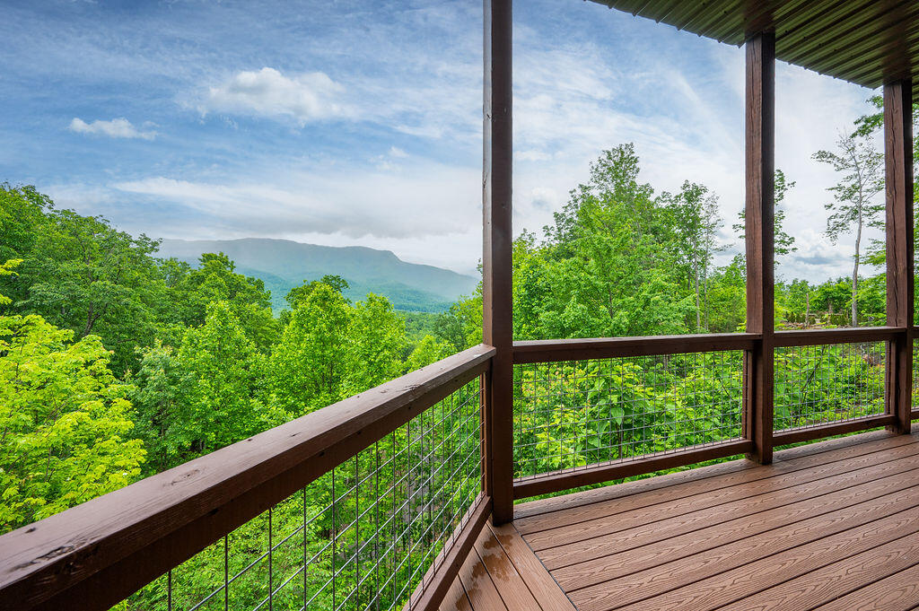 725 Big Bear Ridge Road Gatlinburg TN 37738