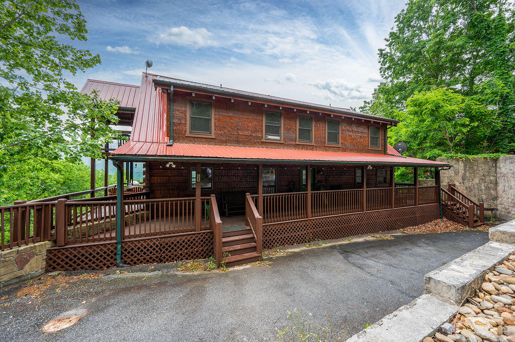 725 Big Bear Ridge Road Gatlinburg TN 37738