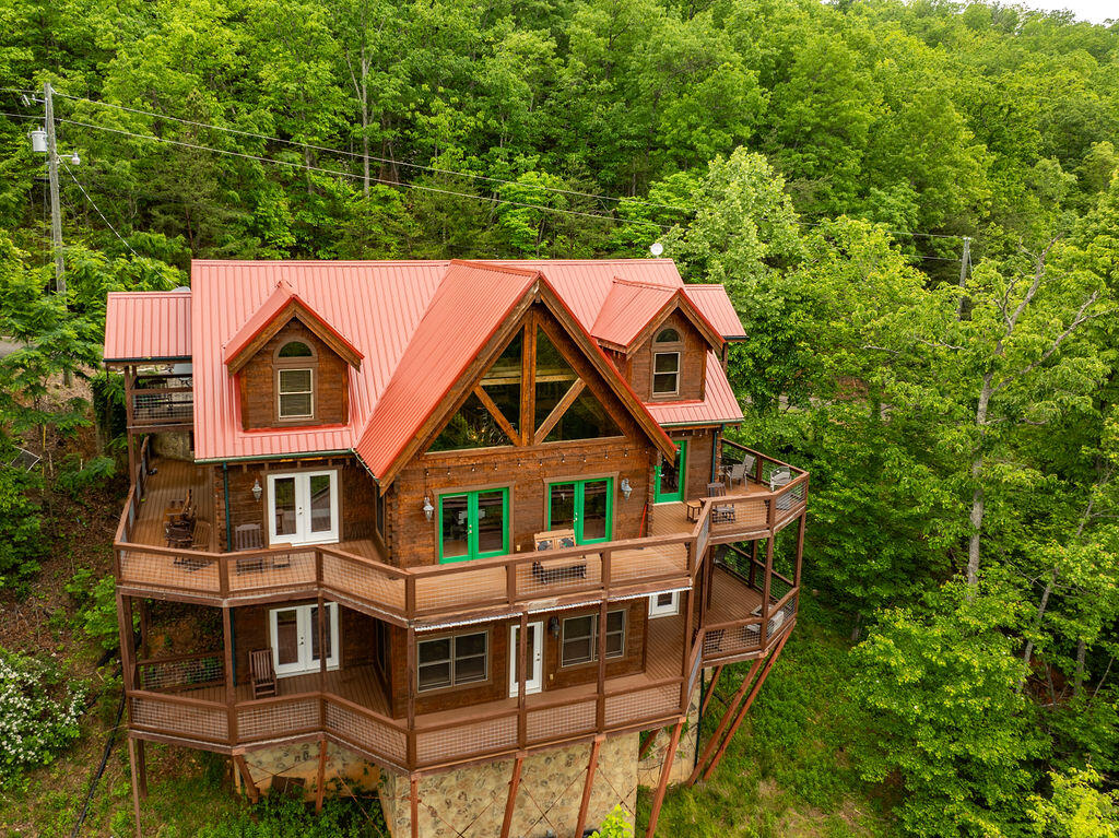 725 Big Bear Ridge Road Gatlinburg TN 37738