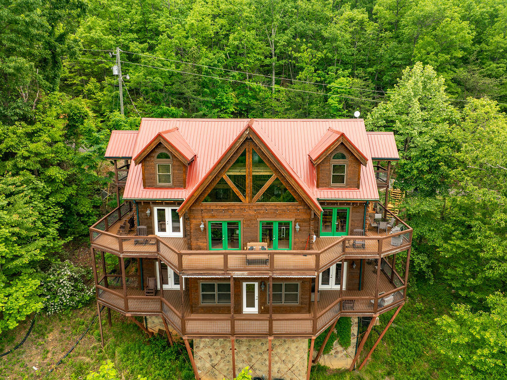 725 Big Bear Ridge Road Gatlinburg TN 37738
