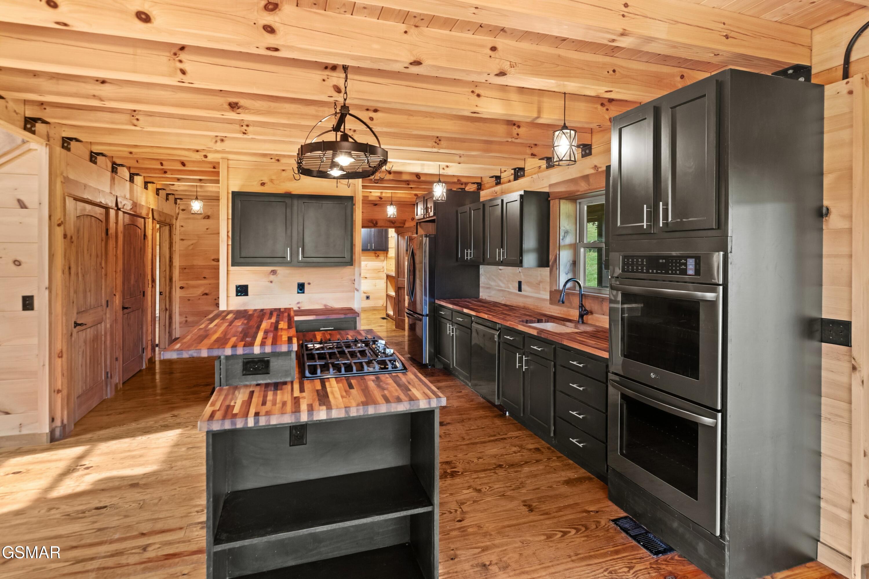 102 Golf View Boulevard Dandridge TN 37725