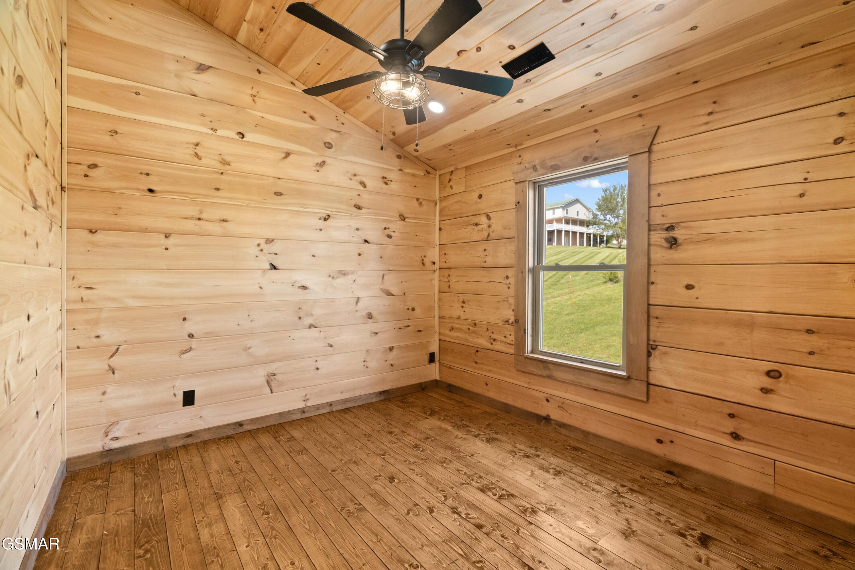 102 Golf View Boulevard Dandridge TN 37725