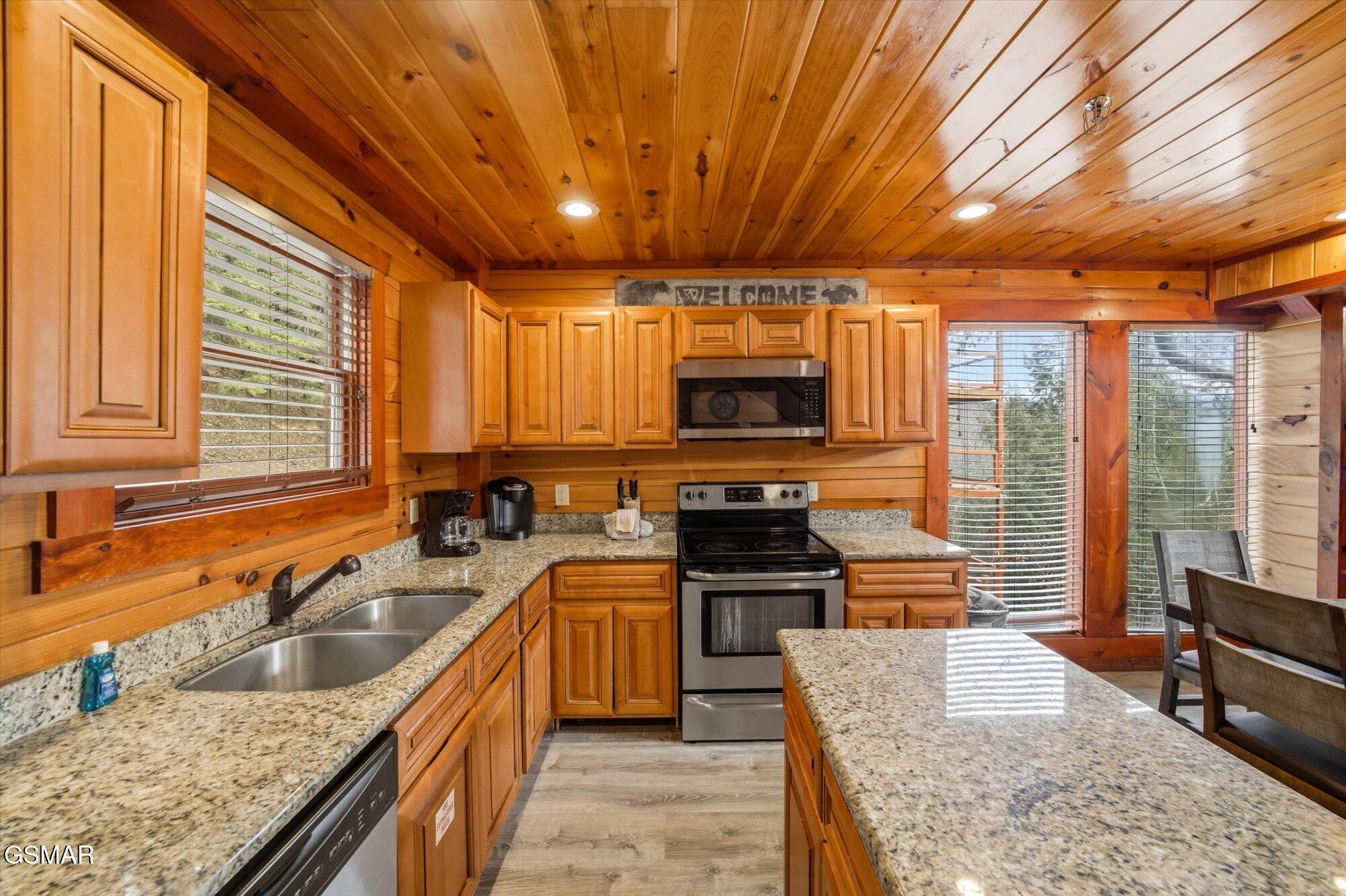 4339 Forest Ridge Way Pigeon Forge TN 37863