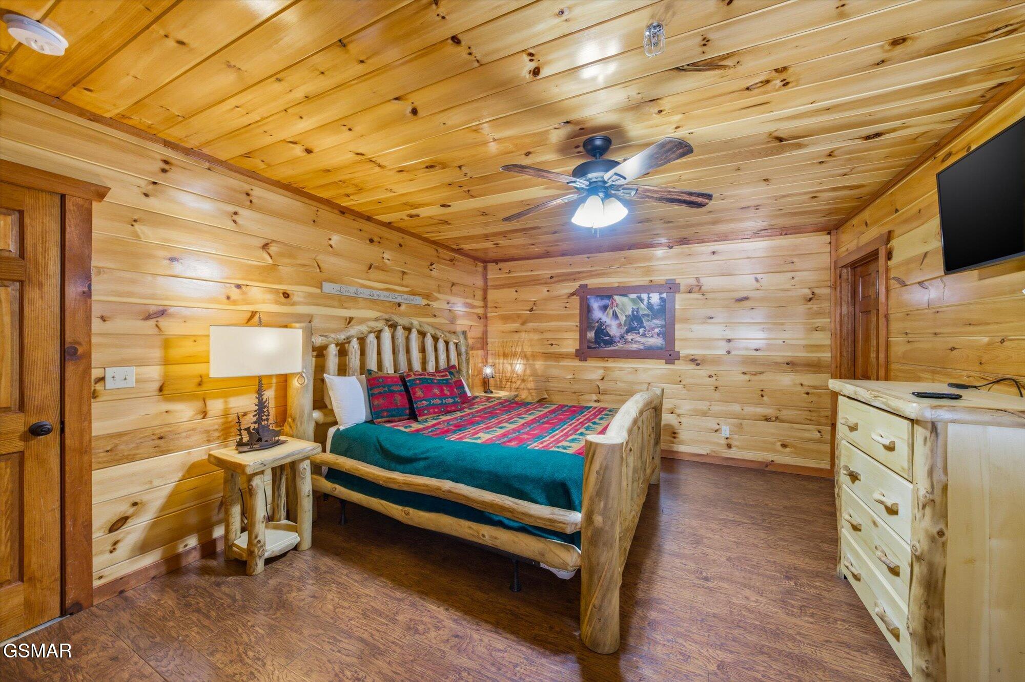 4339 Forest Ridge Way Pigeon Forge TN 37863