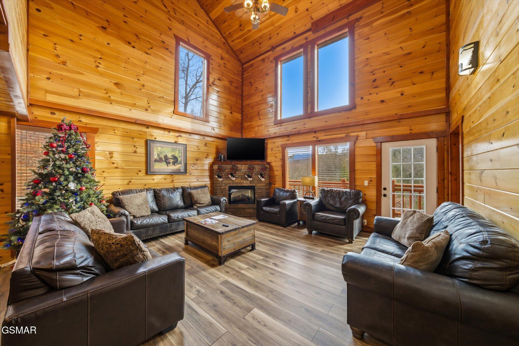 4339 Forest Ridge Way Pigeon Forge TN 37863