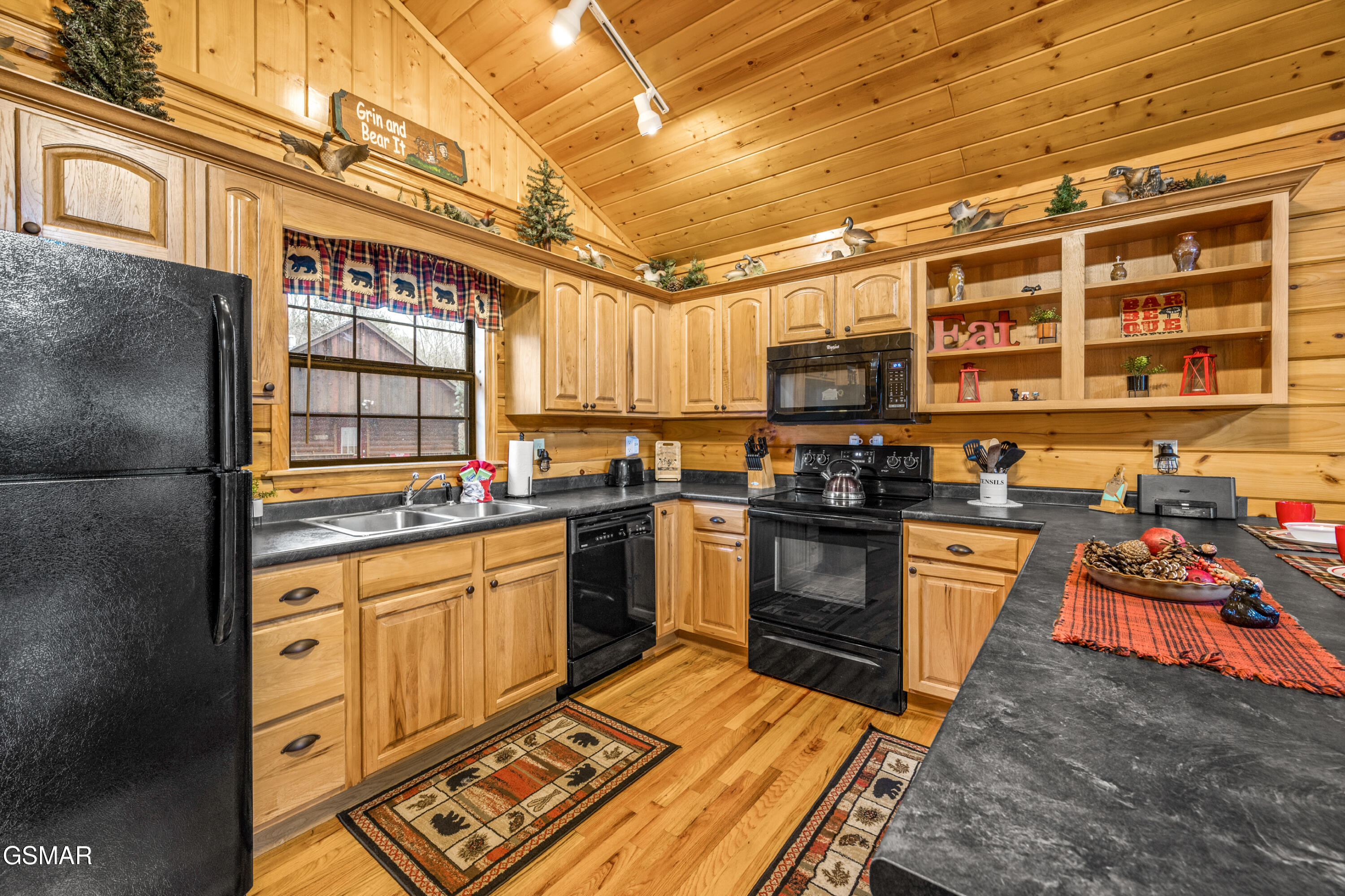 1523 Bears Den Way Sevierville TN 37862