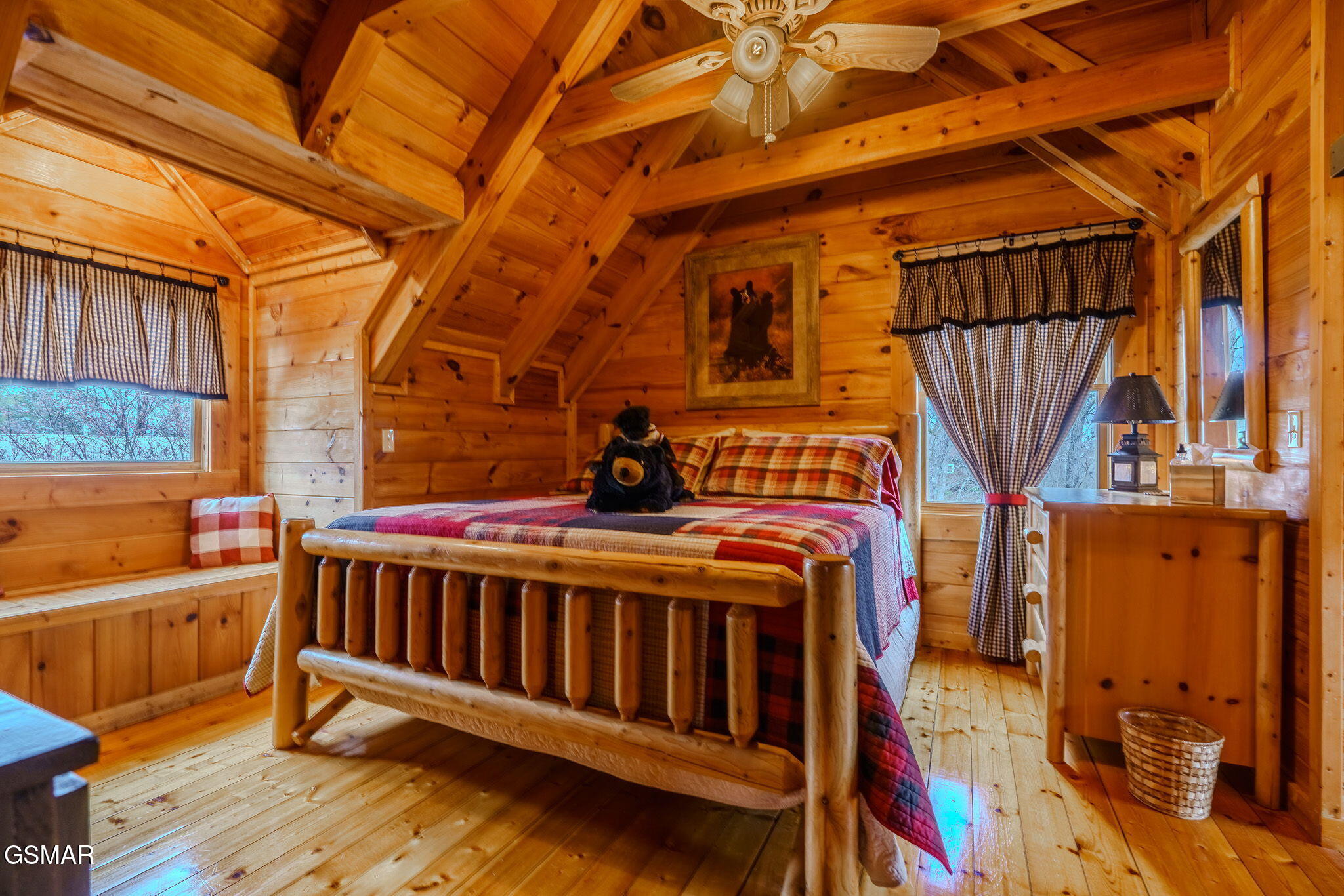 839 W Gold Dust Pigeon Forge TN 37863
