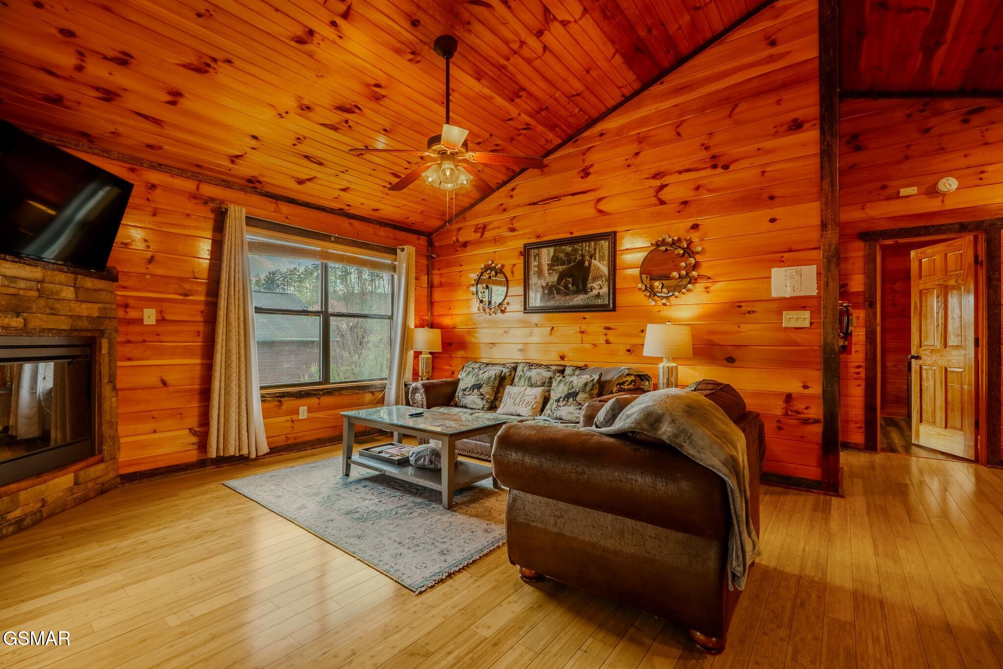 921 Mcmakin Way Pigeon Forge TN 37863