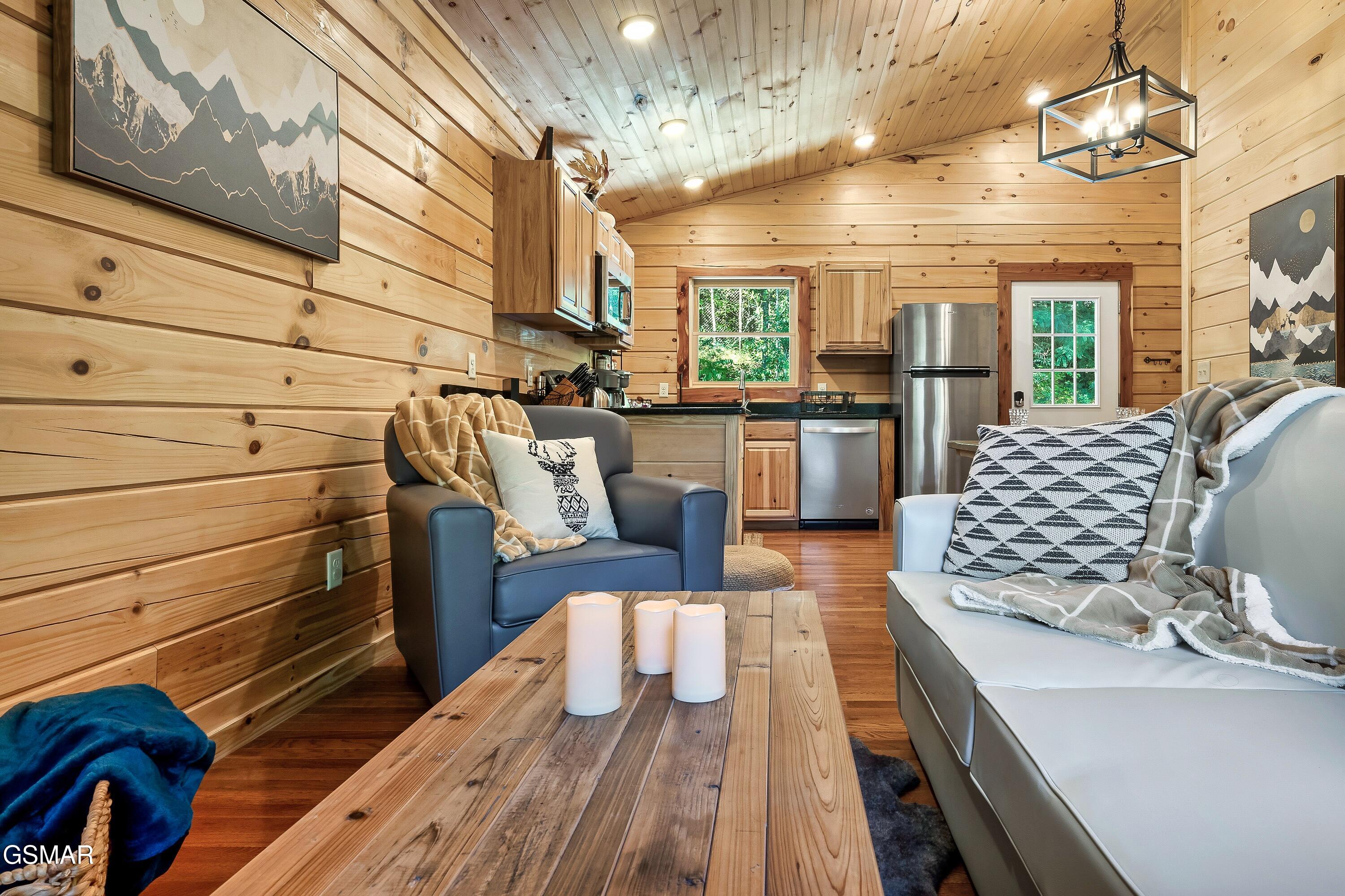 1633 Misty Hollow Way Gatlinburg TN 37738