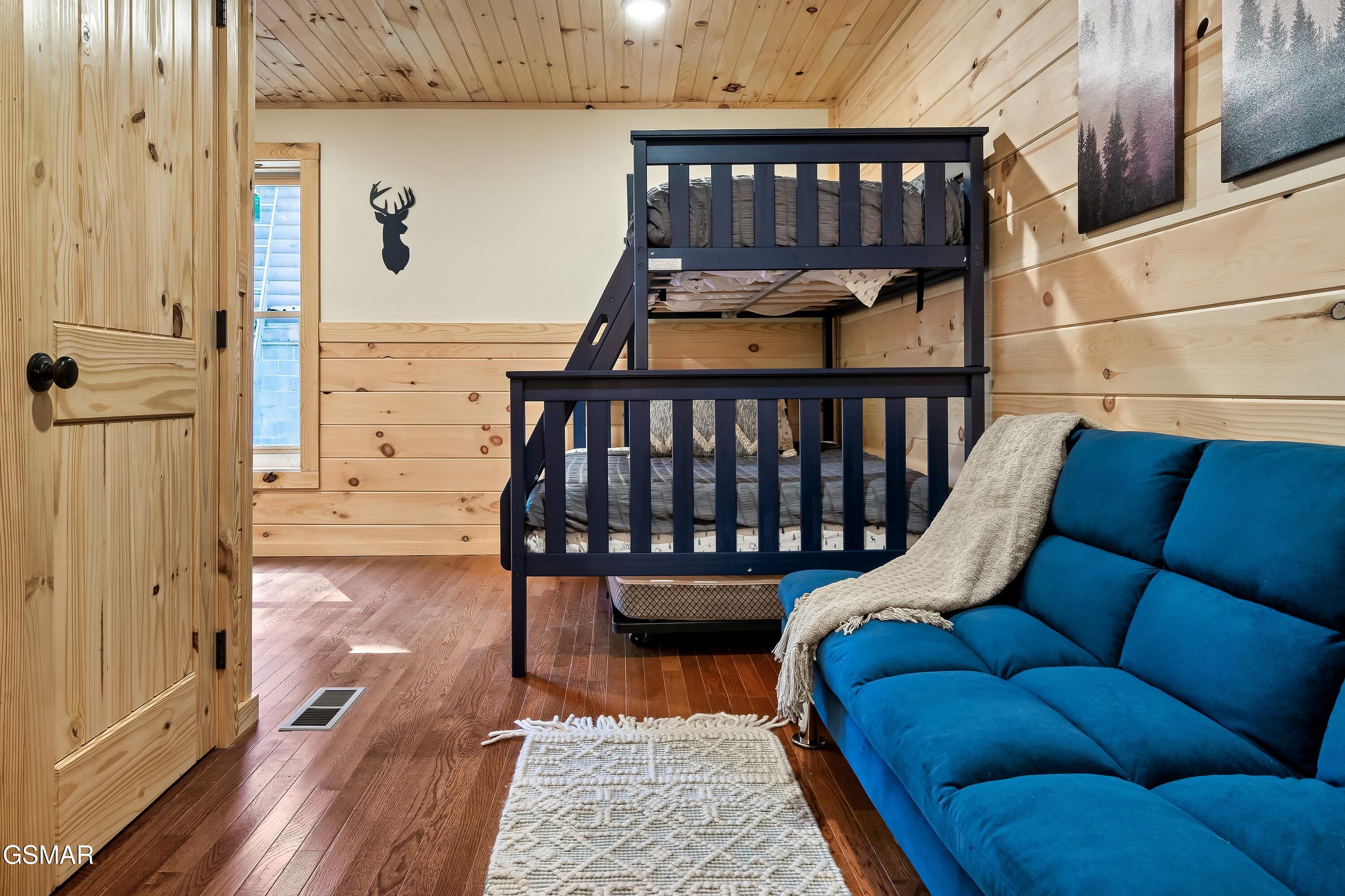 1633 Misty Hollow Way Gatlinburg TN 37738