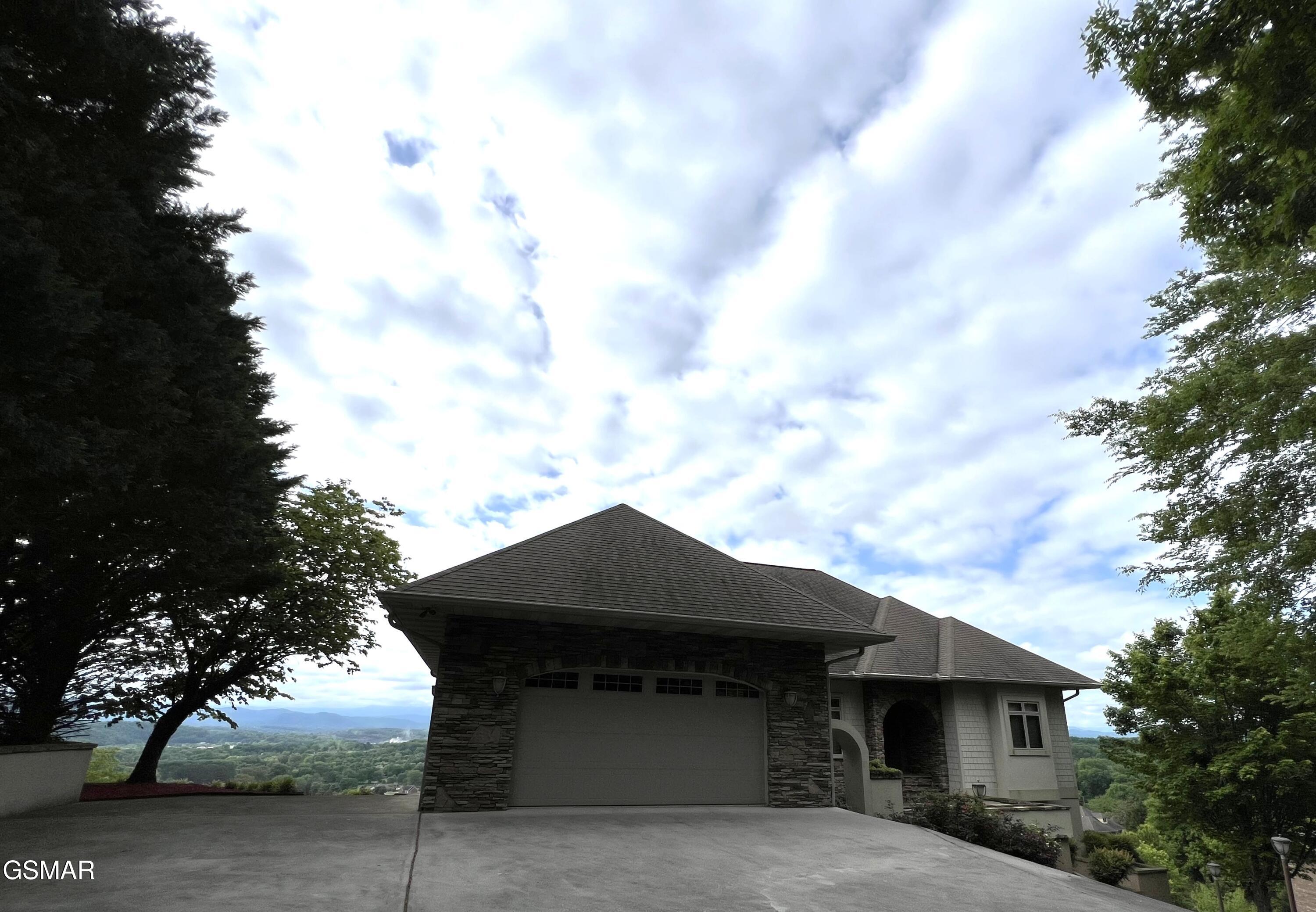 480 Maggie Mack Lane Sevierville TN 37862