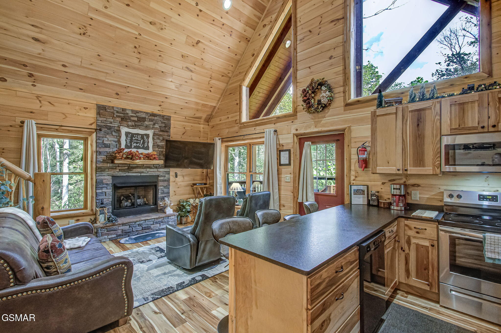 2423 Paradise Falls Way Sevierville TN 37862