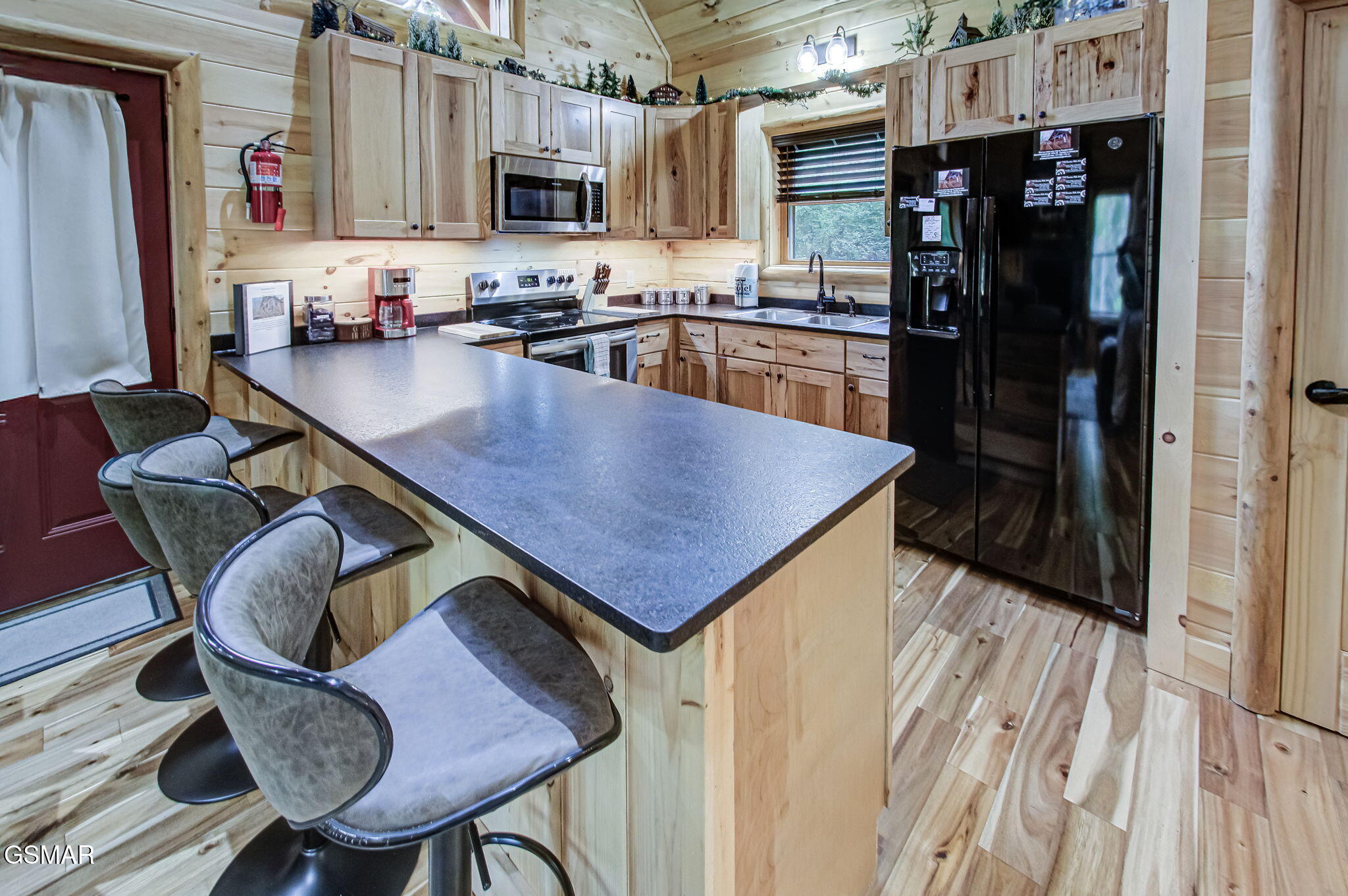 2423 Paradise Falls Way Sevierville TN 37862