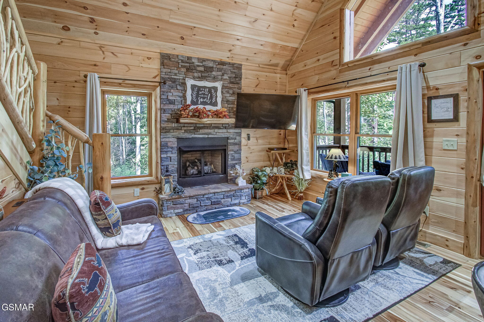 2423 Paradise Falls Way Sevierville TN 37862