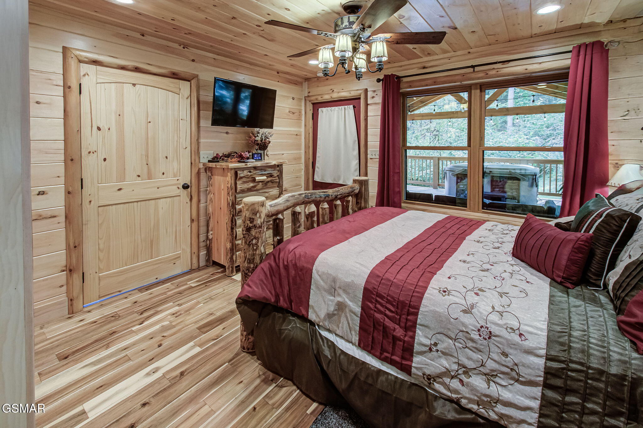 2423 Paradise Falls Way Sevierville TN 37862