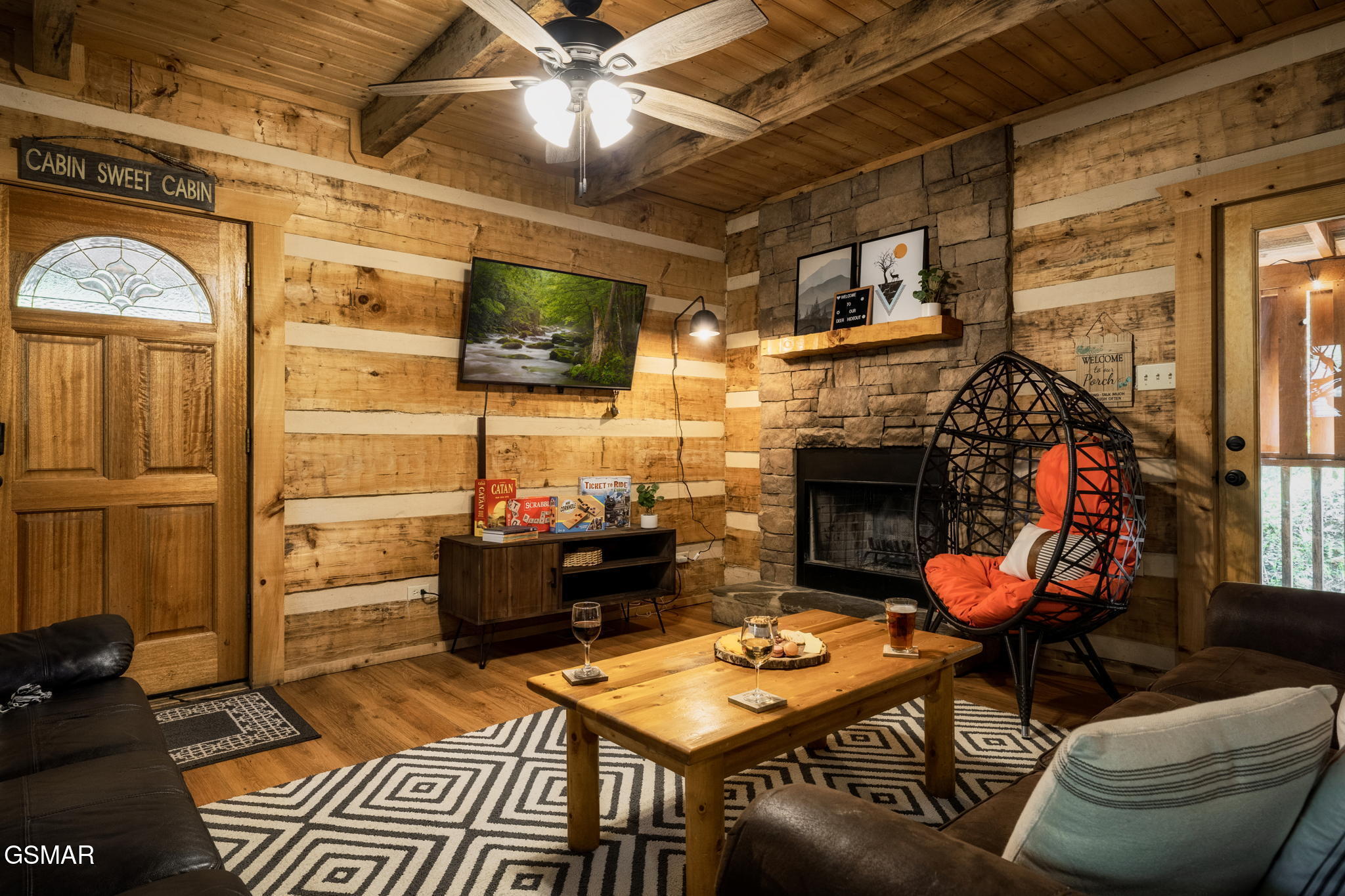 1647/1649 Bear Valley Road Sevierville TN 37876