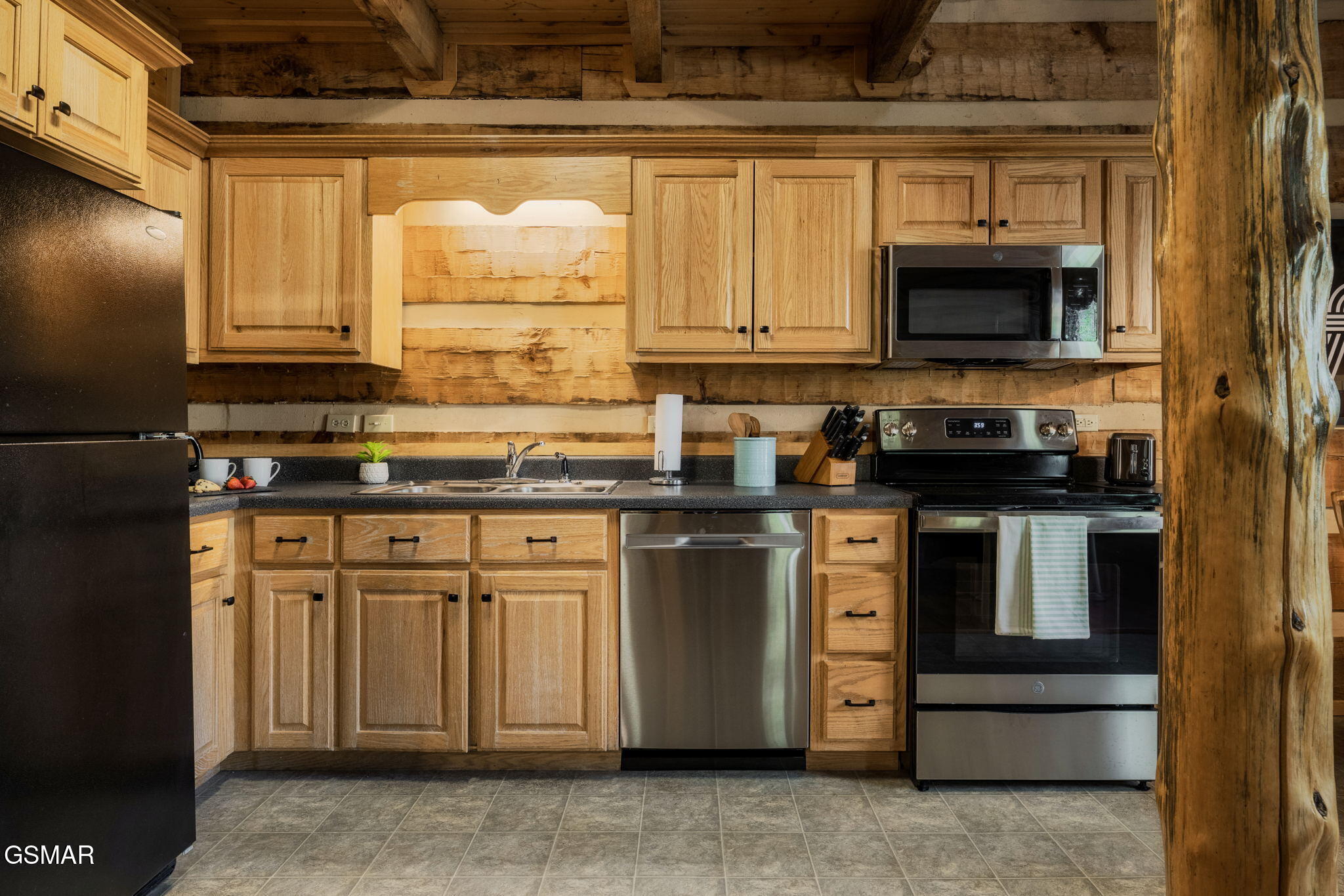 1647/1649 Bear Valley Road Sevierville TN 37876