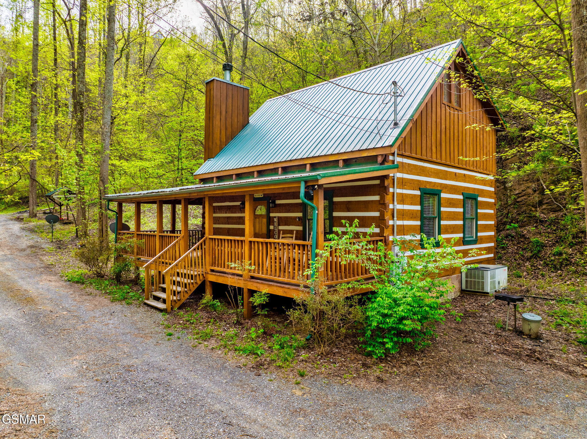 1647/1649 Bear Valley Road Sevierville TN 37876