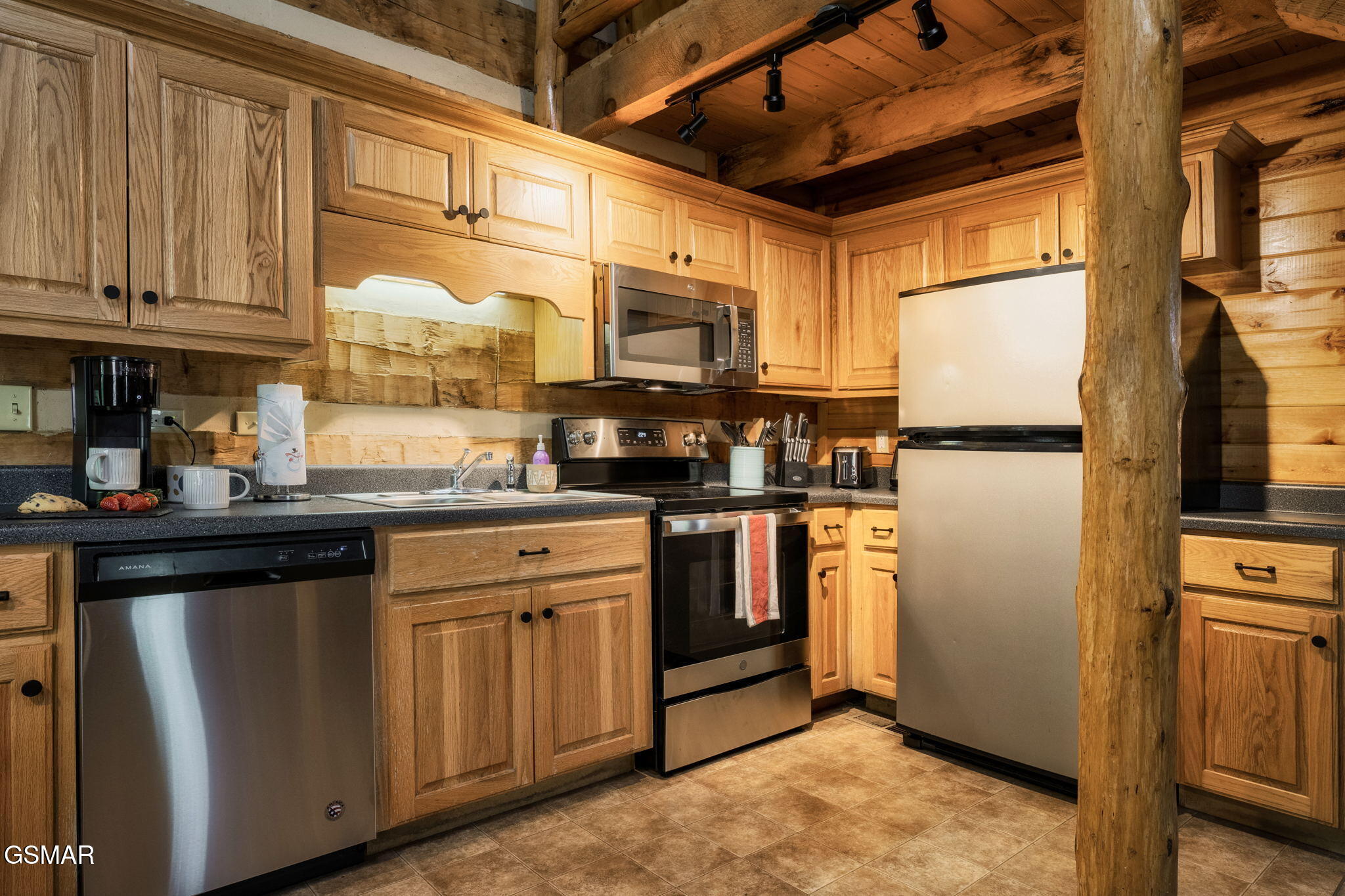 1647/1649 Bear Valley Road Sevierville TN 37876