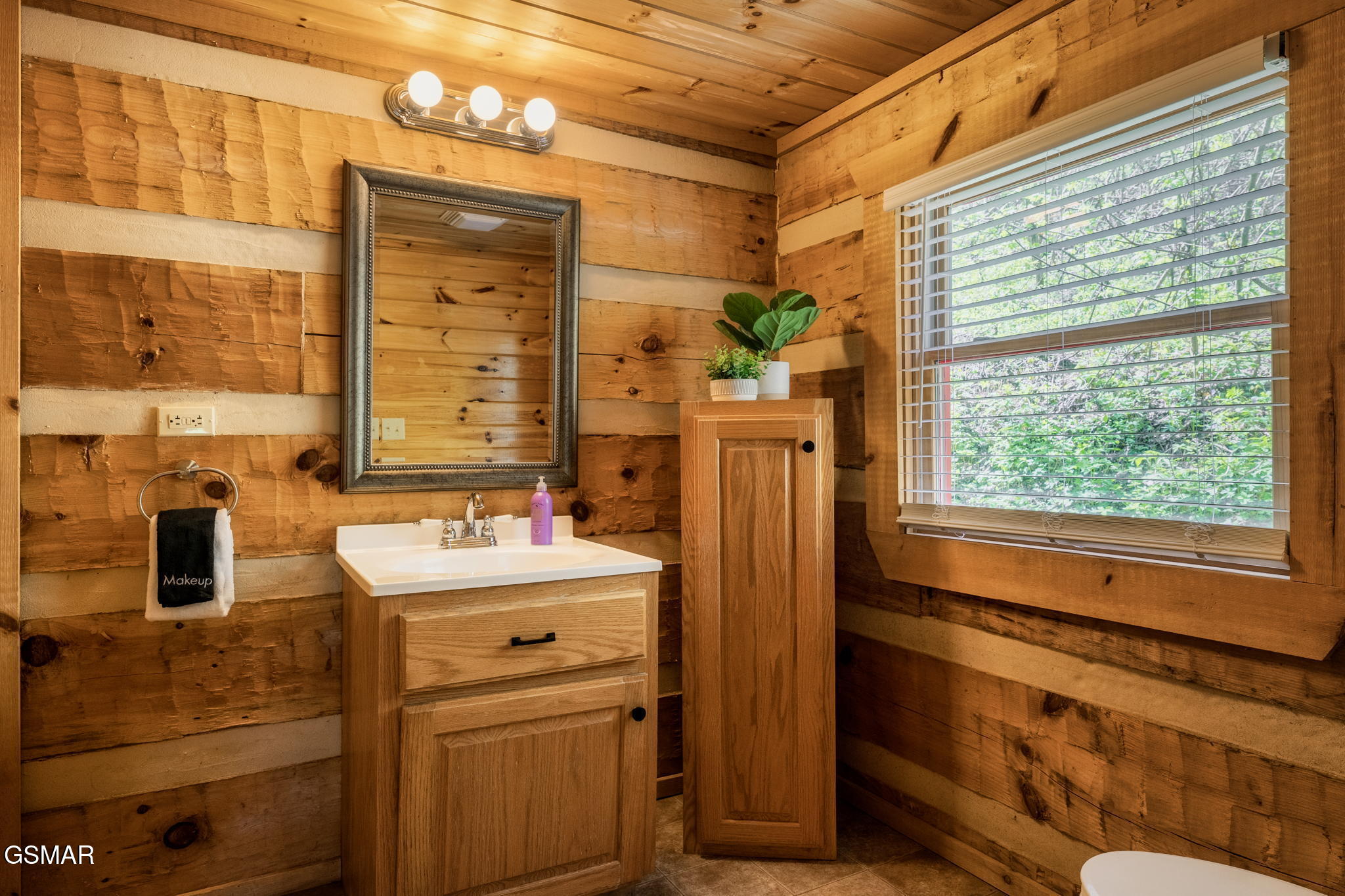 1647/1649 Bear Valley Road Sevierville TN 37876