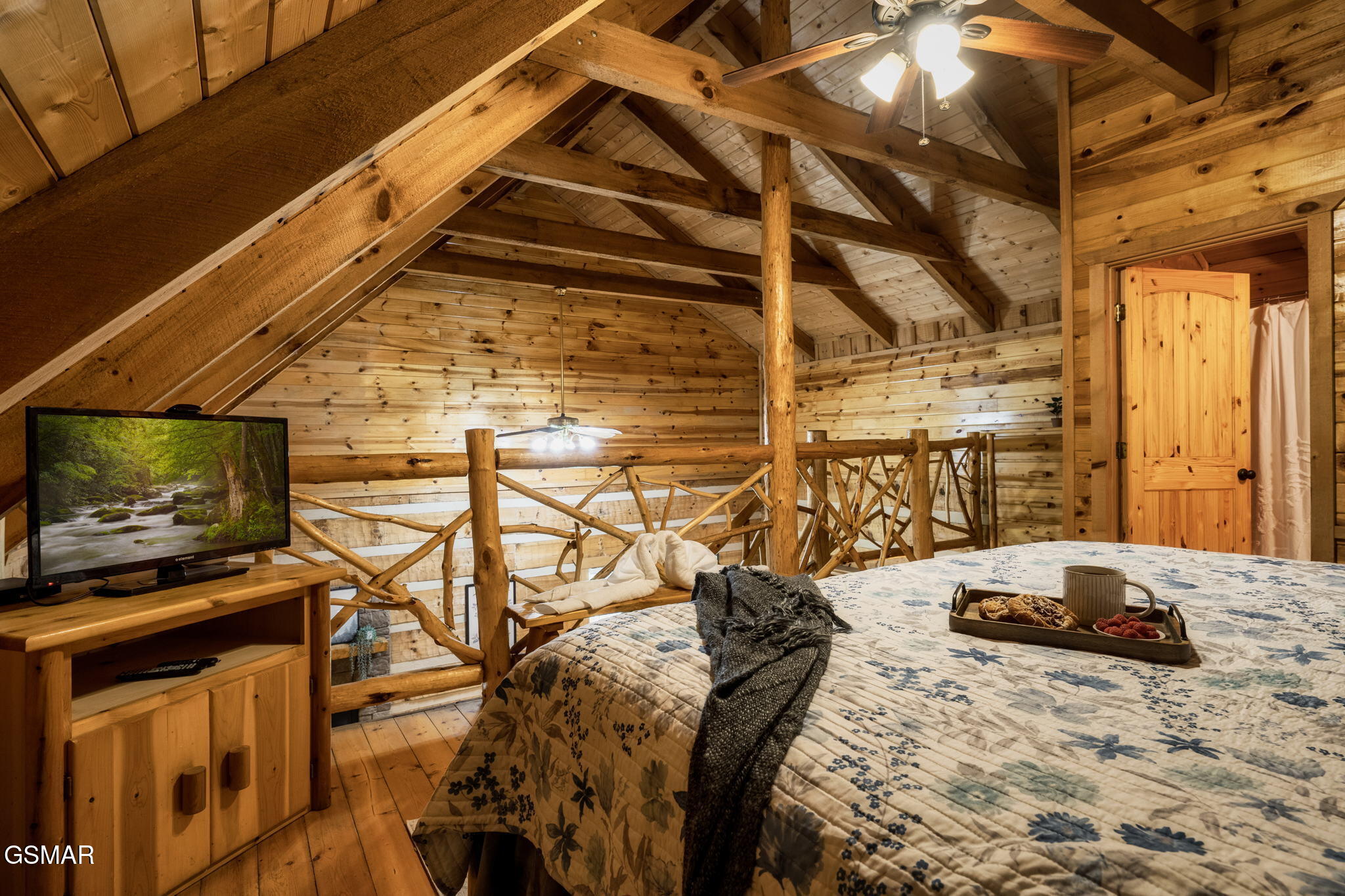 1647/1649 Bear Valley Road Sevierville TN 37876