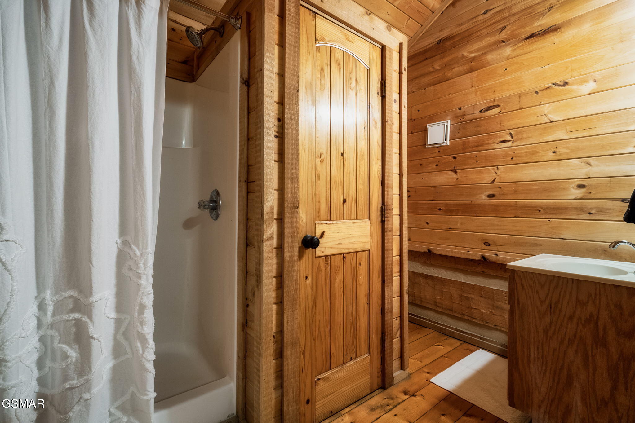 1647/1649 Bear Valley Road Sevierville TN 37876