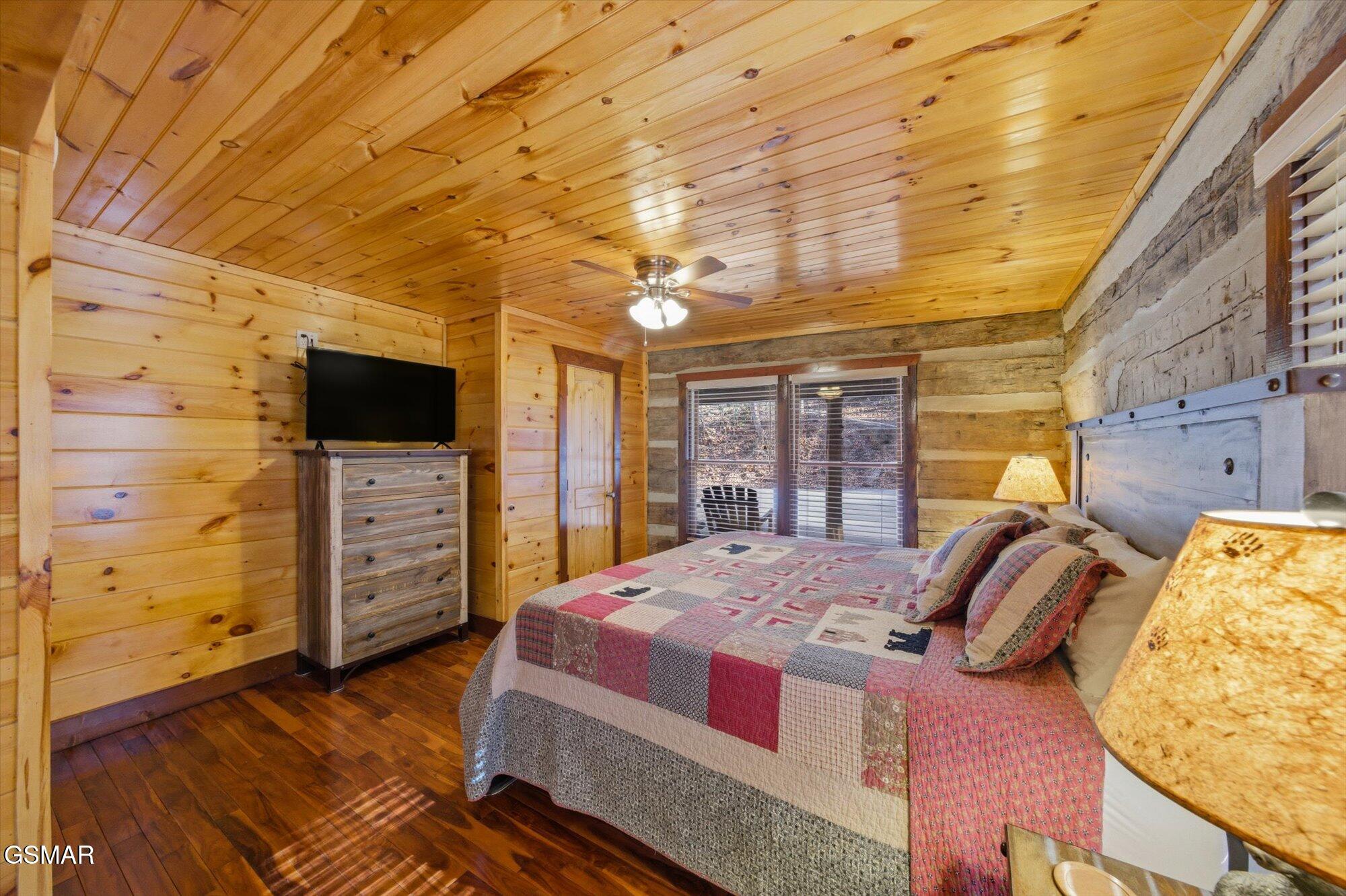 1329 N Baden Drive Gatlinburg TN 37738