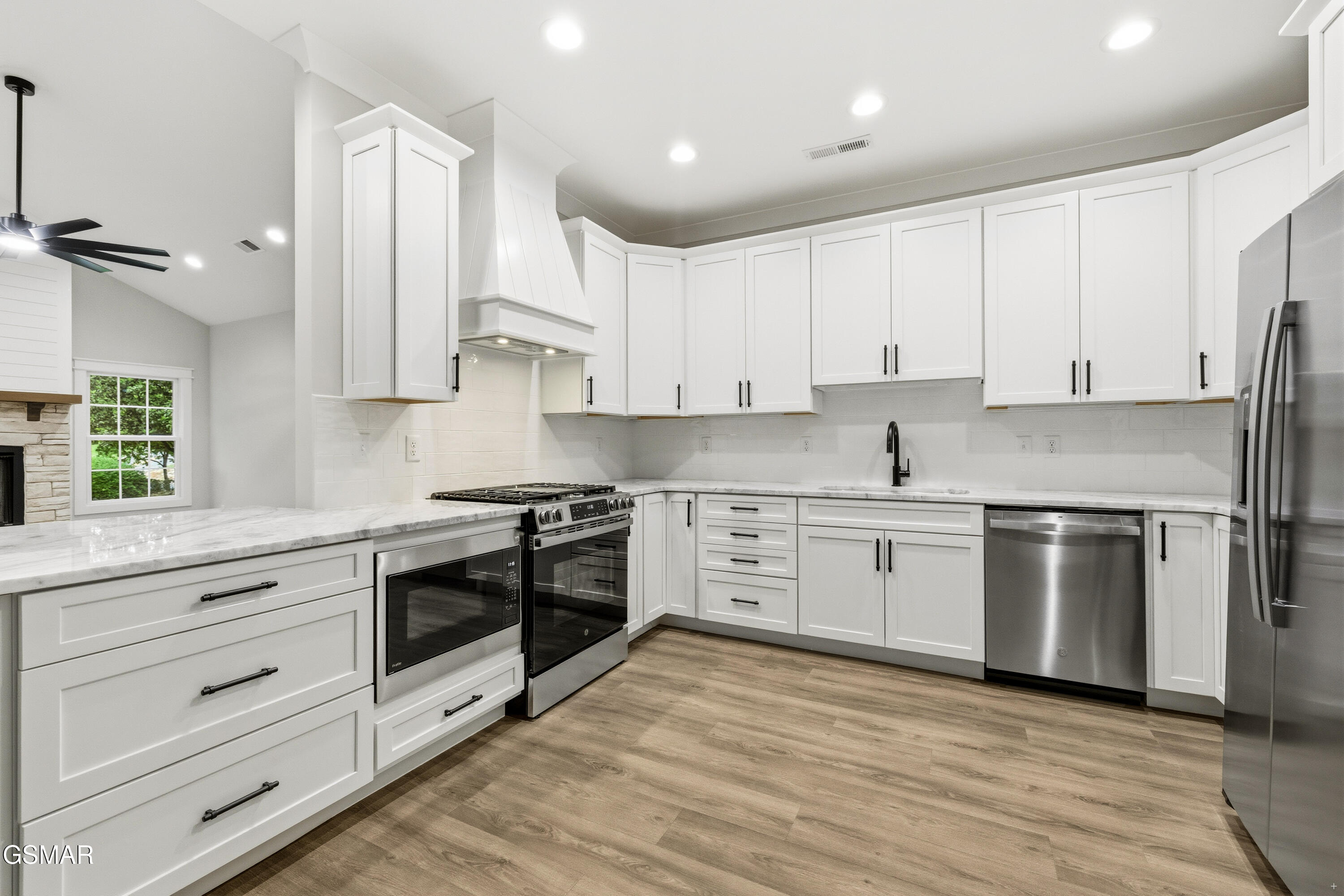 906 Fine Glen Drive Sevierville TN 37862