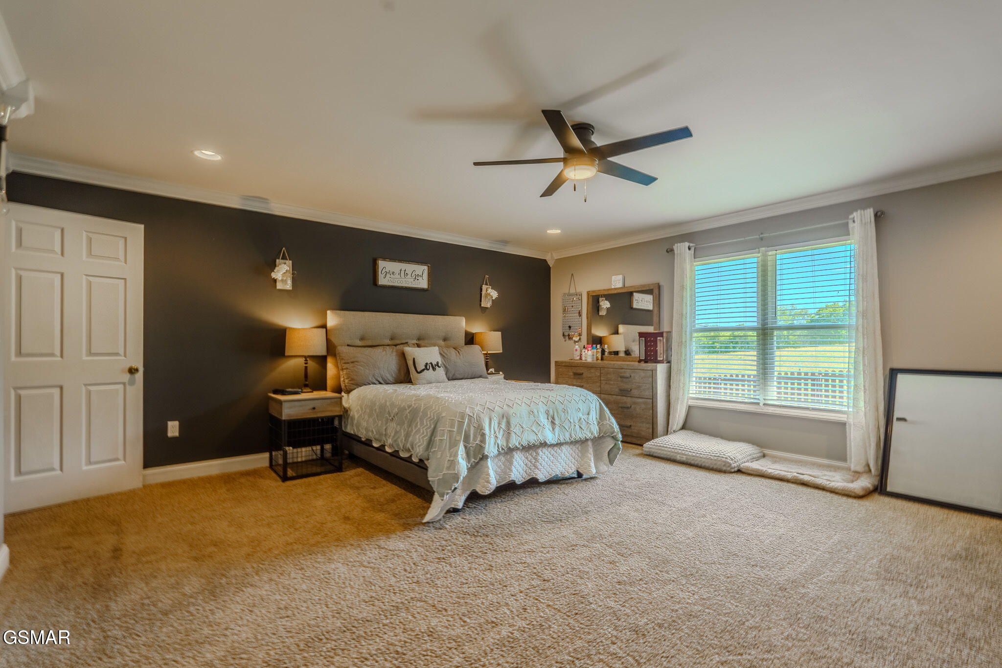1463 River Run Circle Sevierville TN 37876