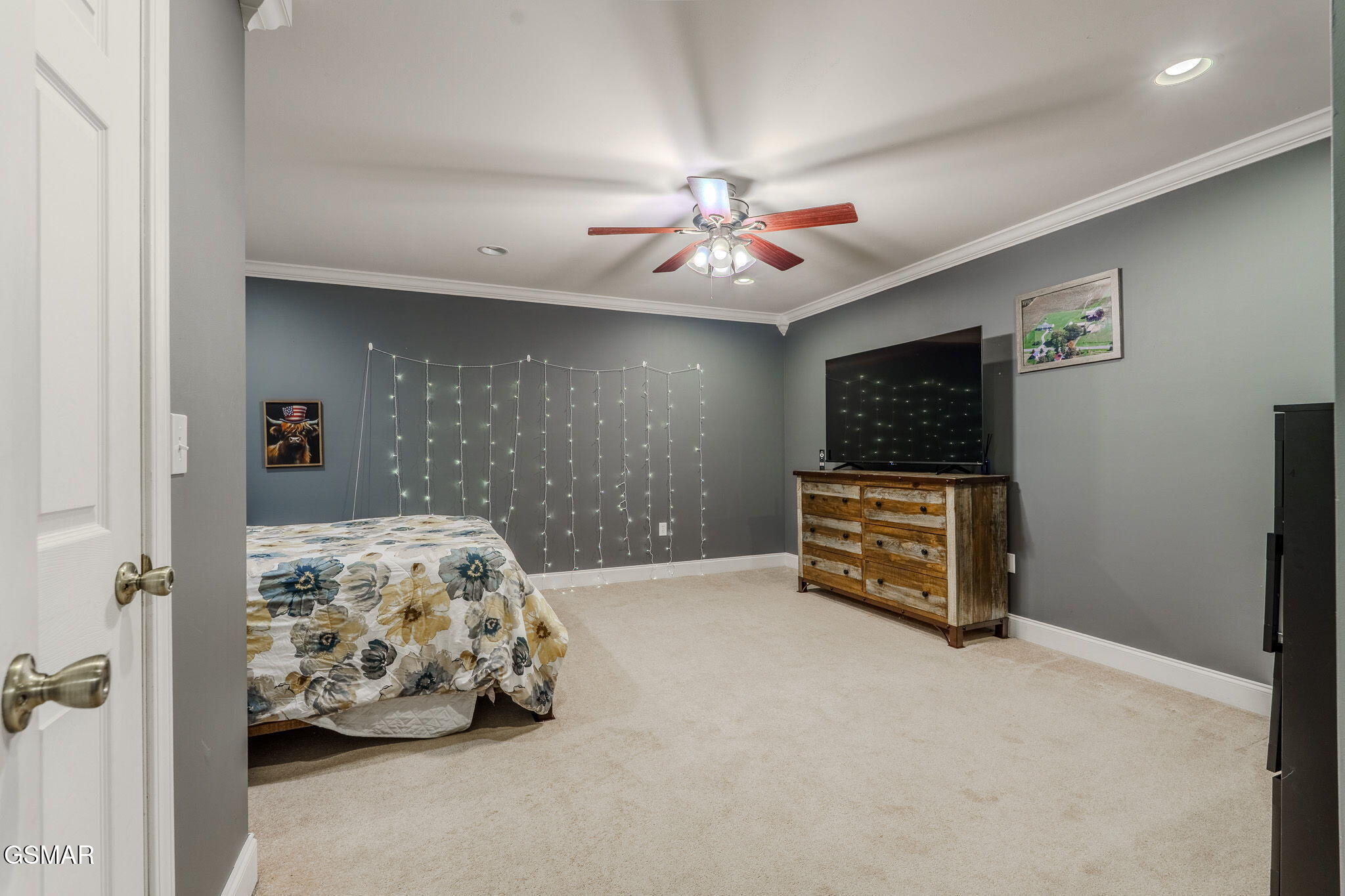 1463 River Run Circle Sevierville TN 37876