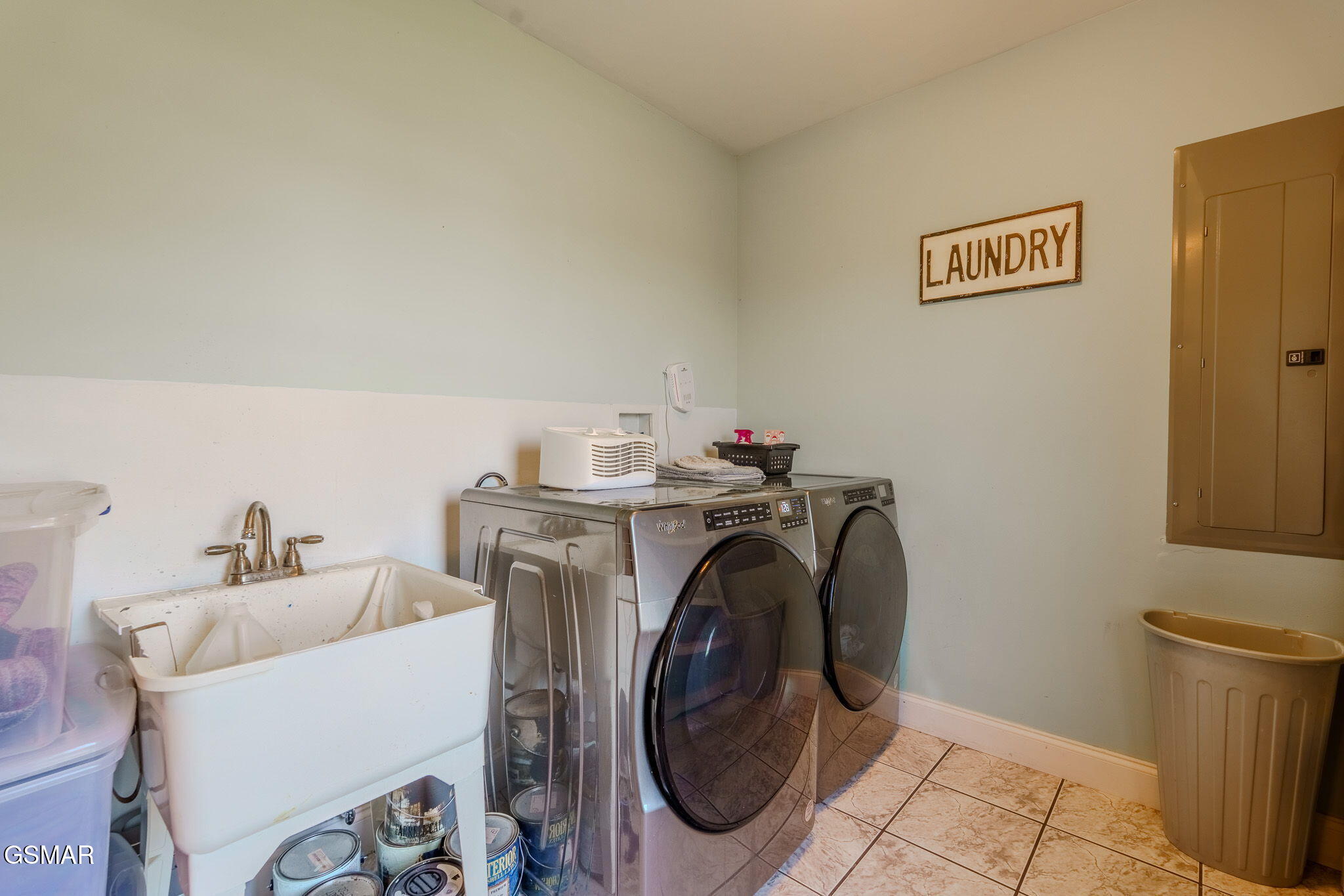 1463 River Run Circle Sevierville TN 37876