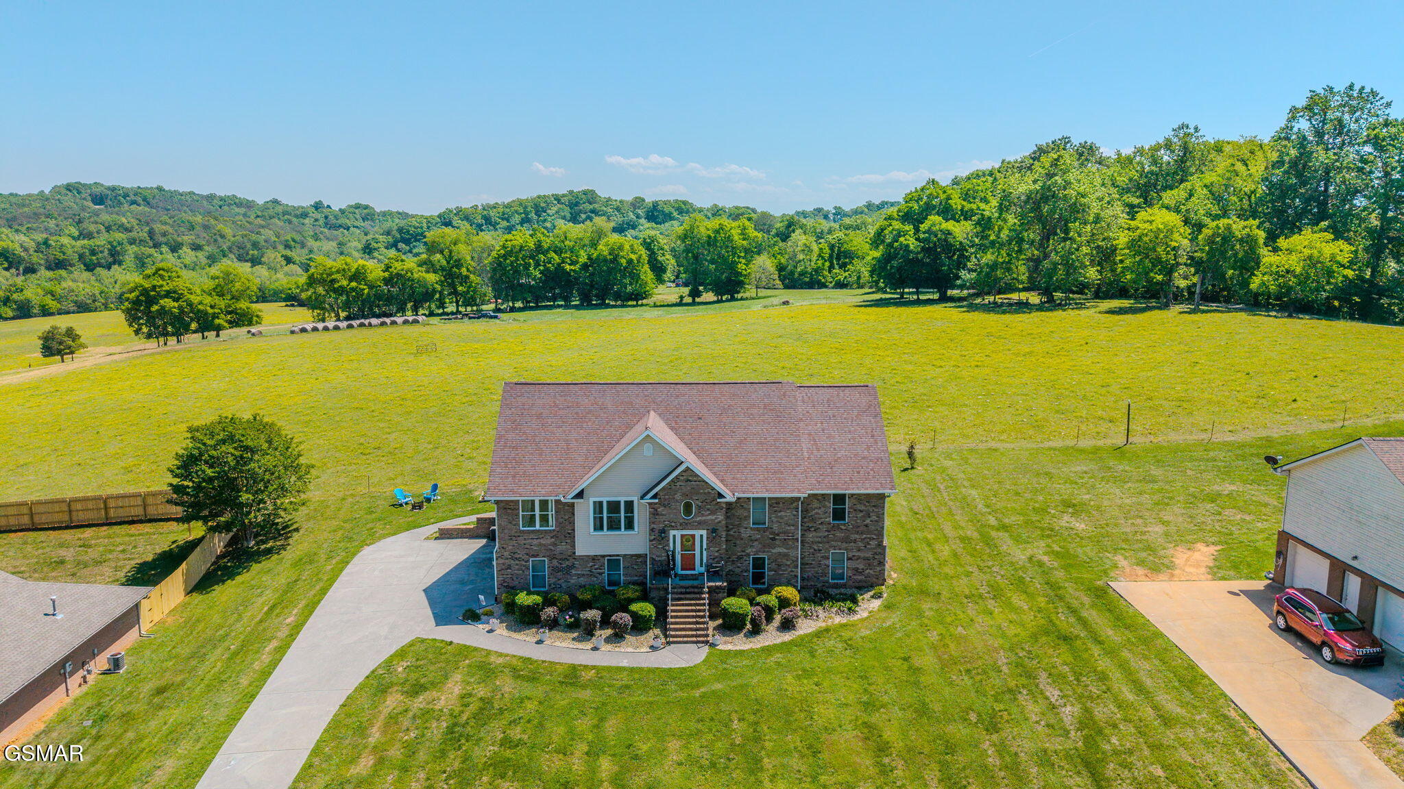 1463 River Run Circle Sevierville TN 37876