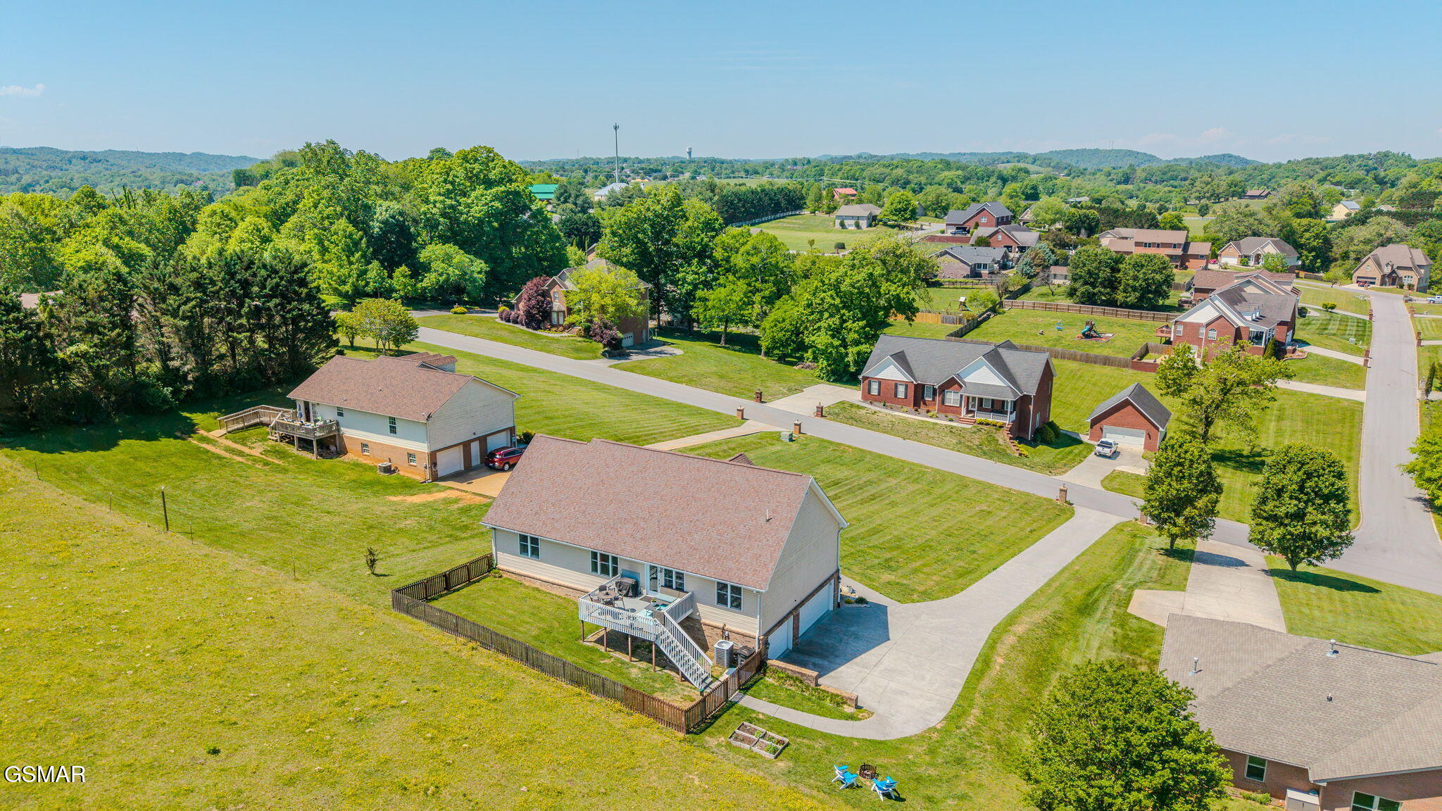 1463 River Run Circle Sevierville TN 37876