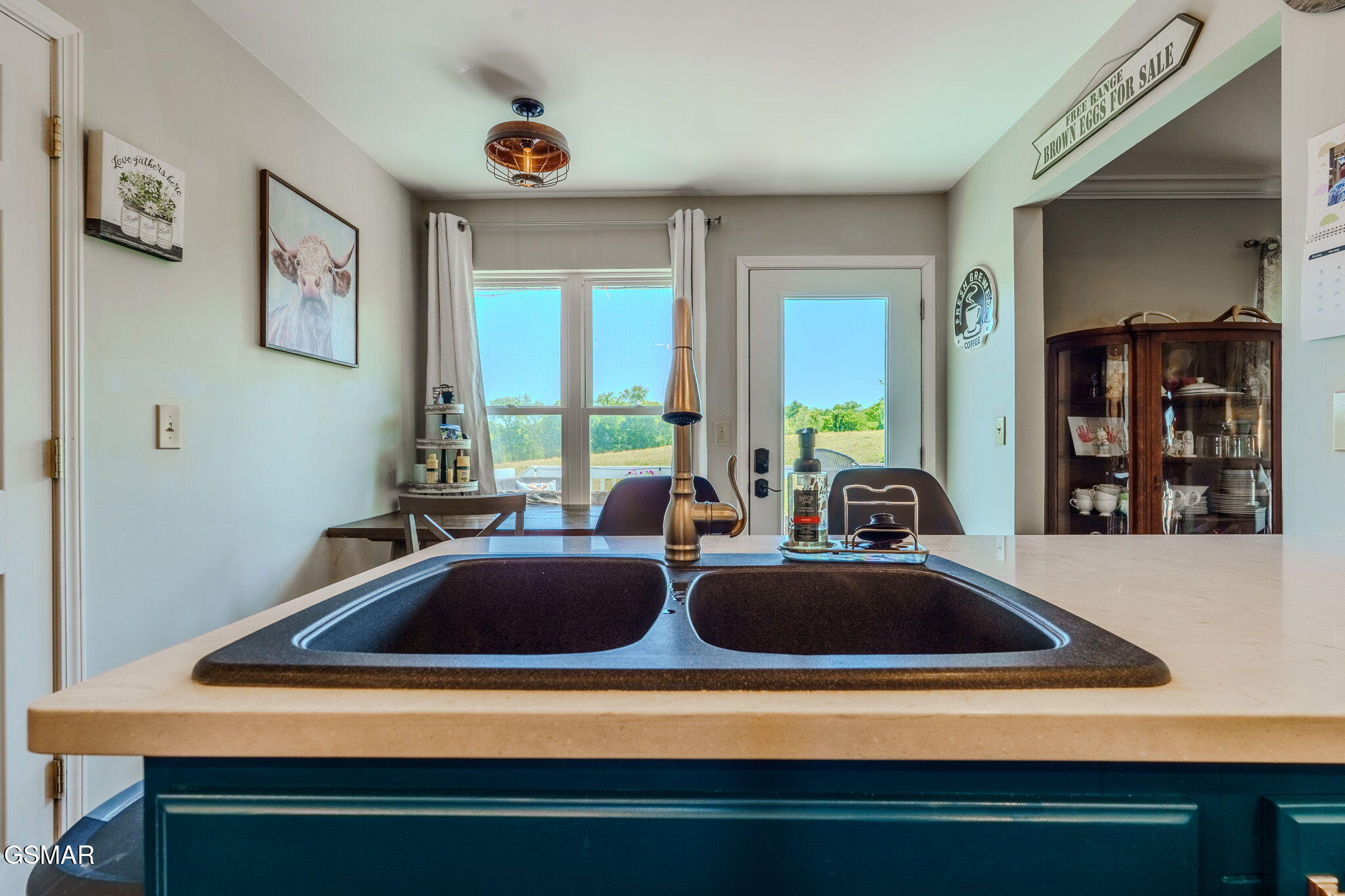 1463 River Run Circle Sevierville TN 37876
