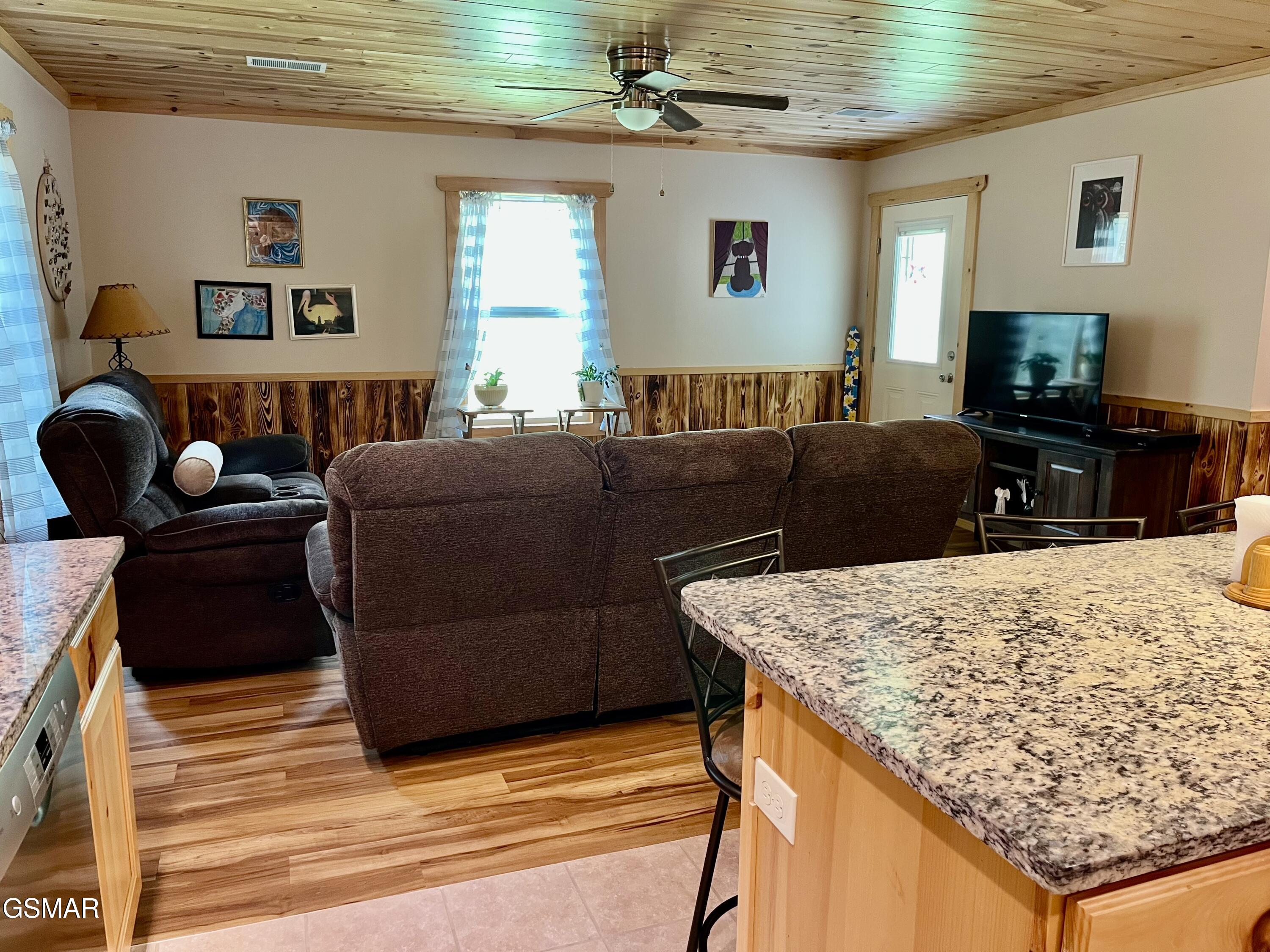 1714 Laurel Lane Sevierville TN 37876