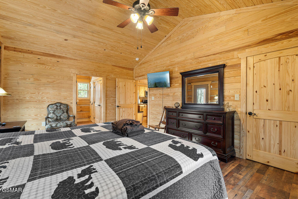 3393 Grand Country Drive Cosby TN 37722