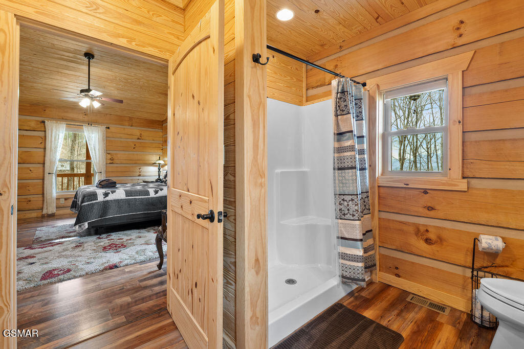 3393 Grand Country Drive Cosby TN 37722