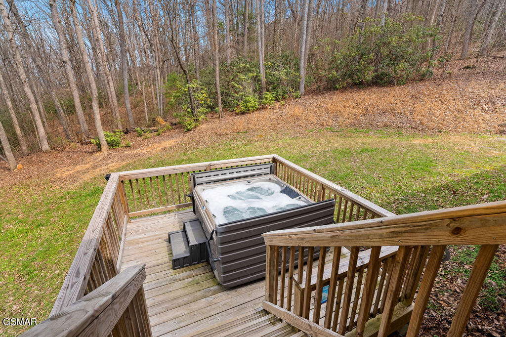 3393 Grand Country Drive Cosby TN 37722