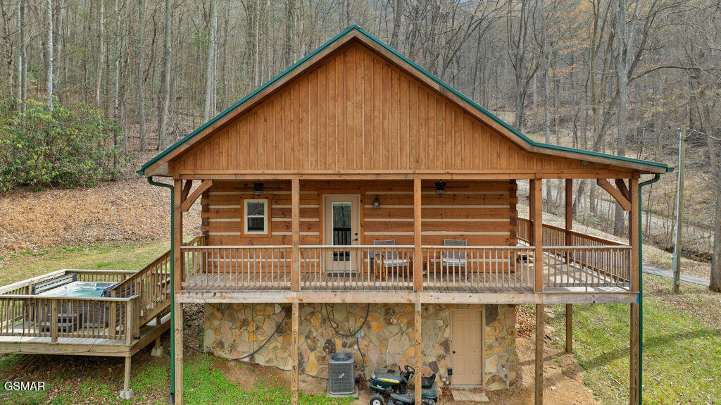 3393 Grand Country Drive Cosby TN 37722