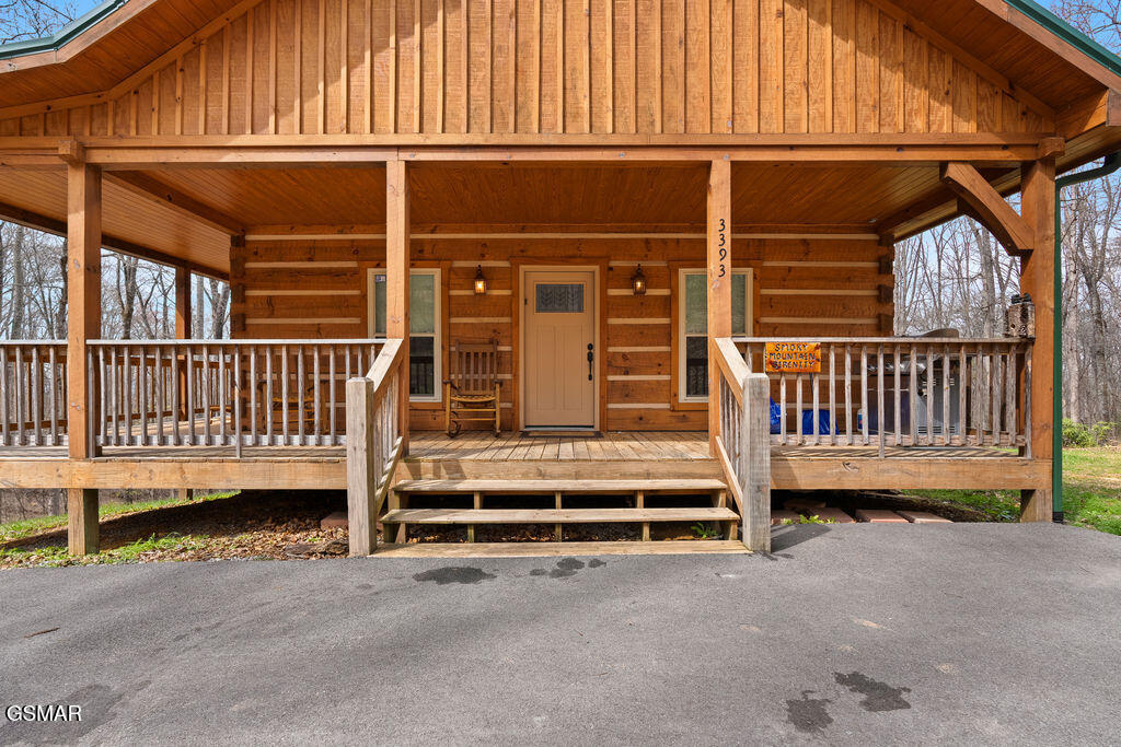 3393 Grand Country Drive Cosby TN 37722