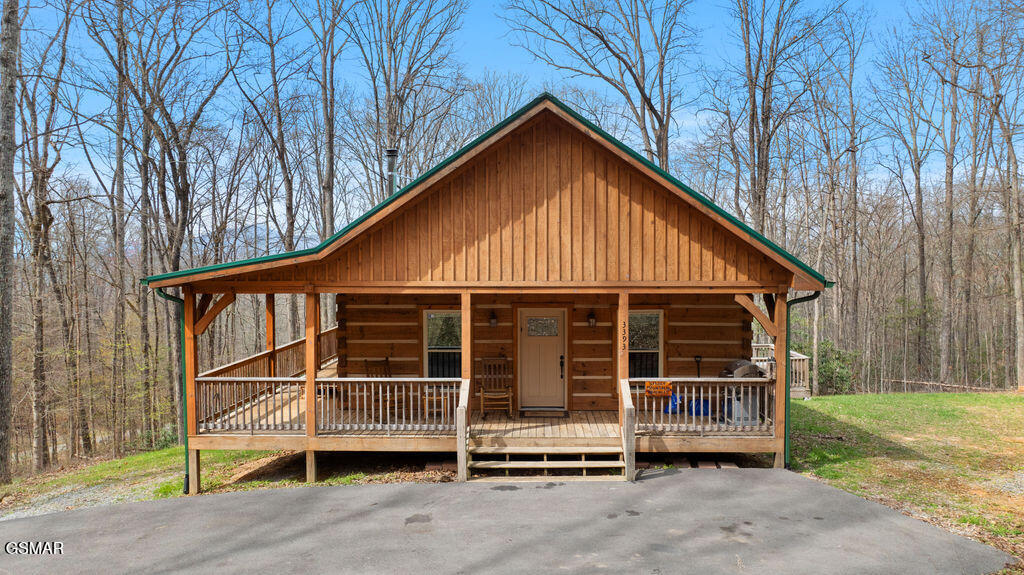 3393 Grand Country Drive Cosby TN 37722