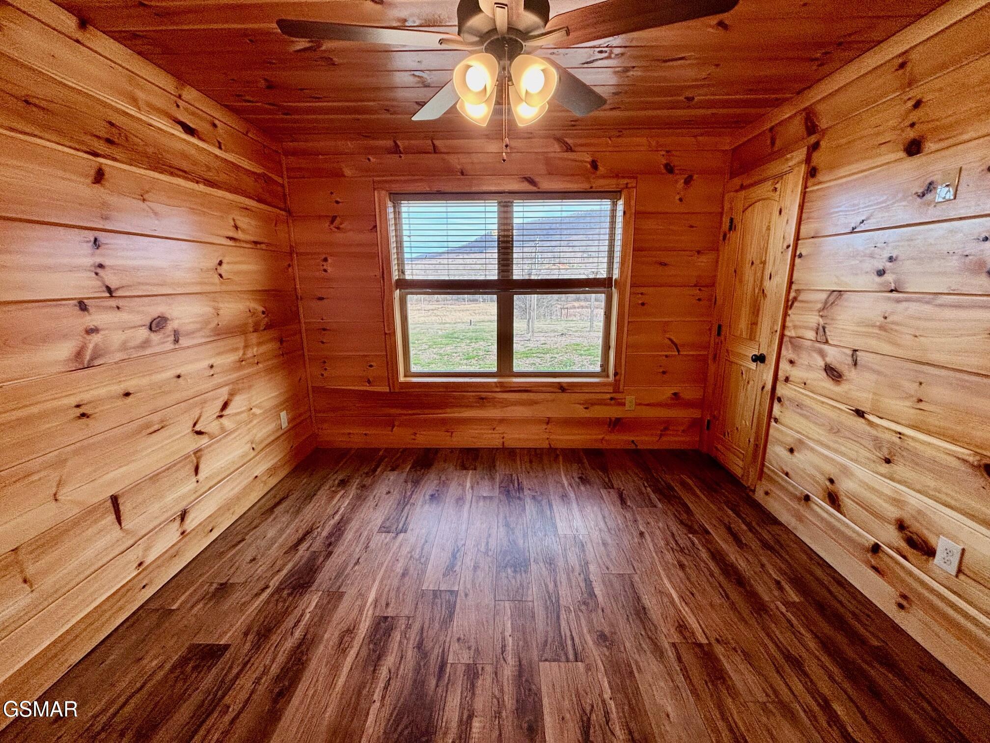 3863 Holders Grove Road Cosby TN 37722