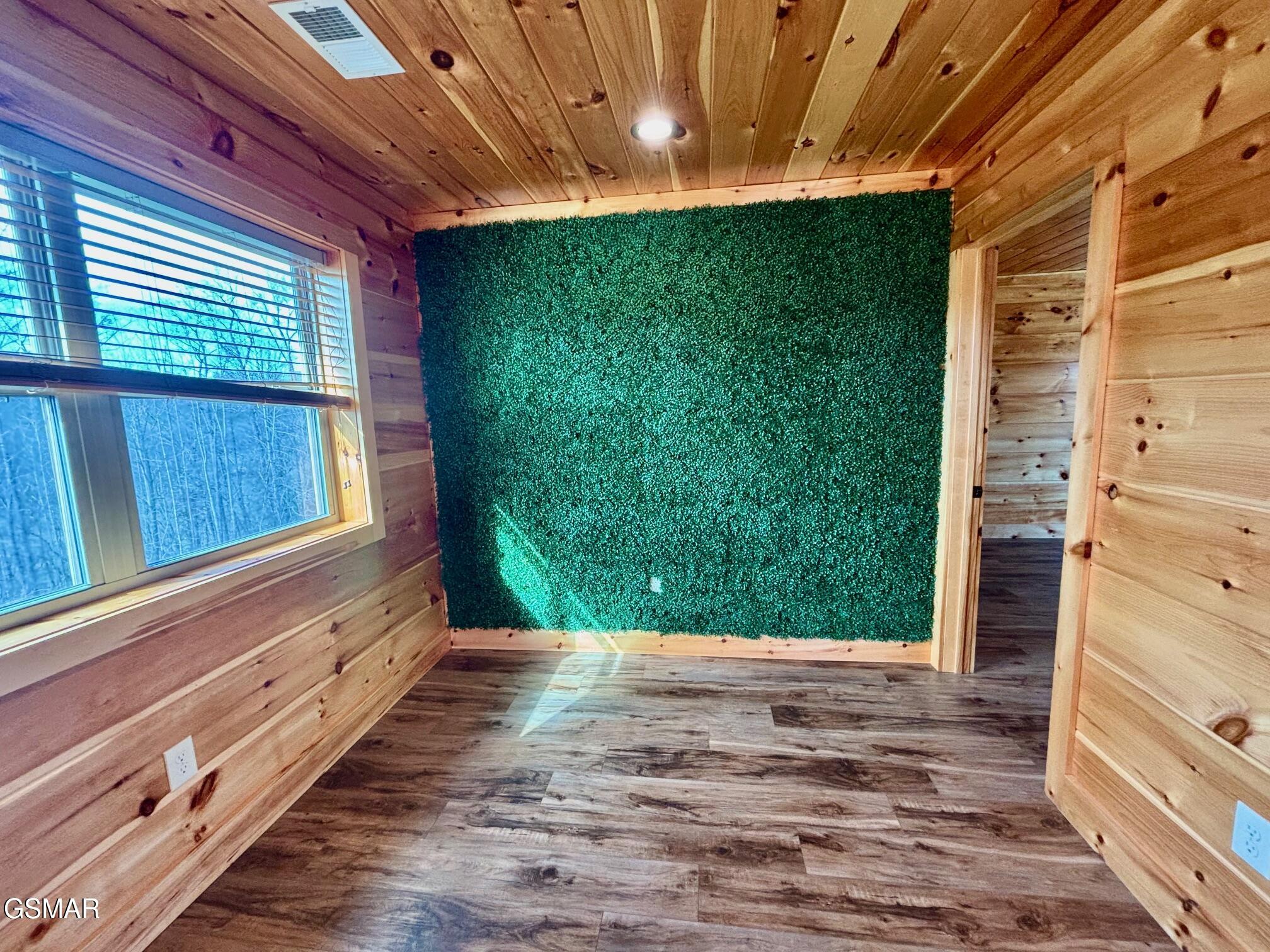 3863 Holders Grove Road Cosby TN 37722