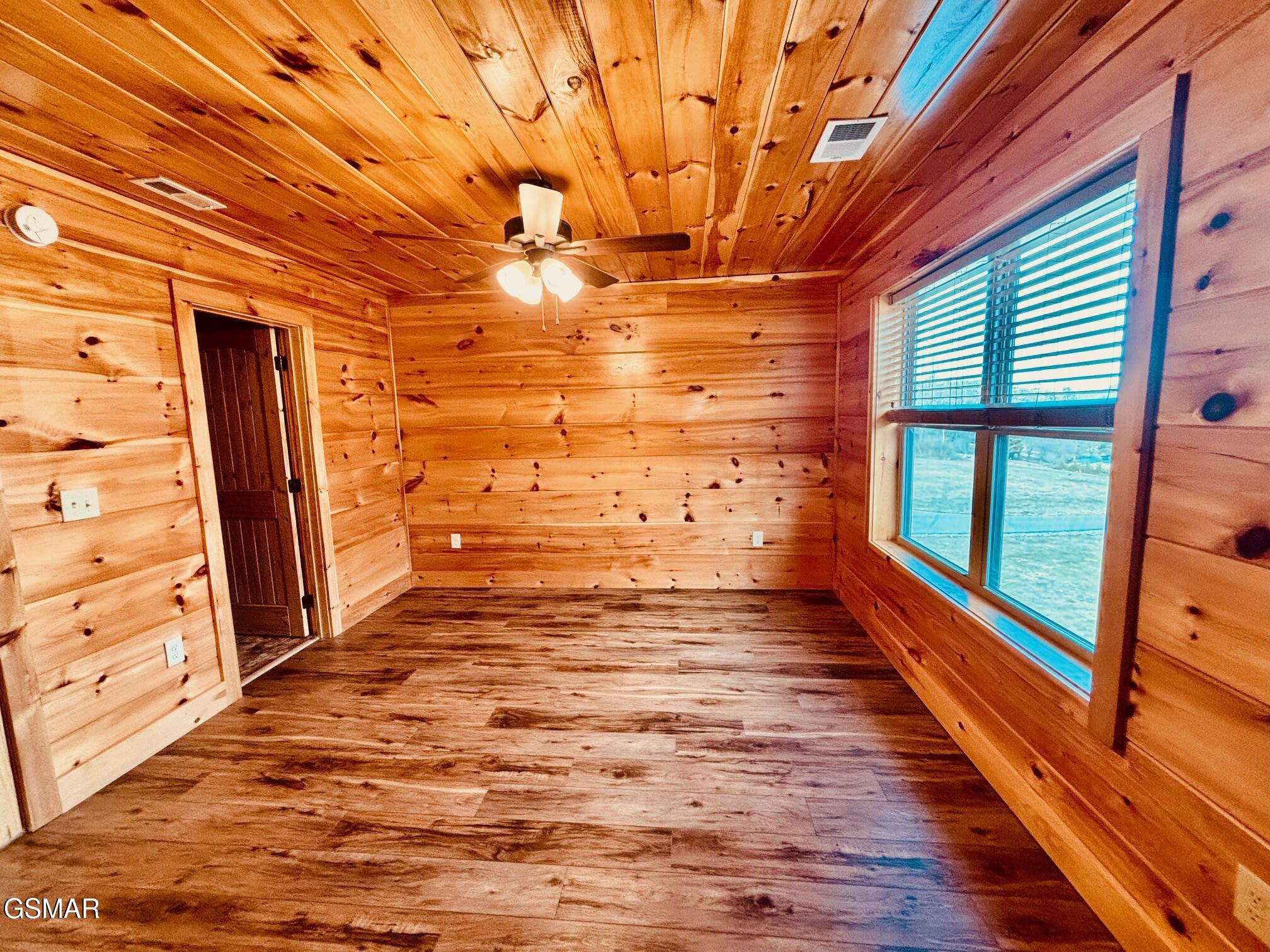 3863 Holders Grove Road Cosby TN 37722