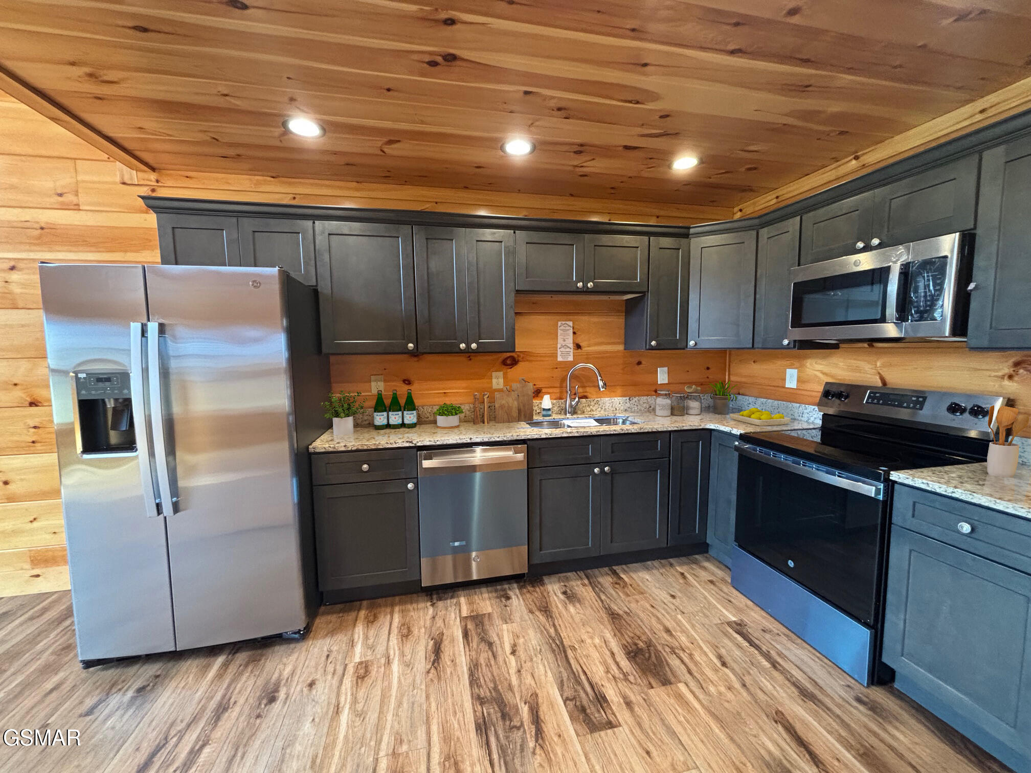 3863 Holders Grove Road Cosby TN 37722