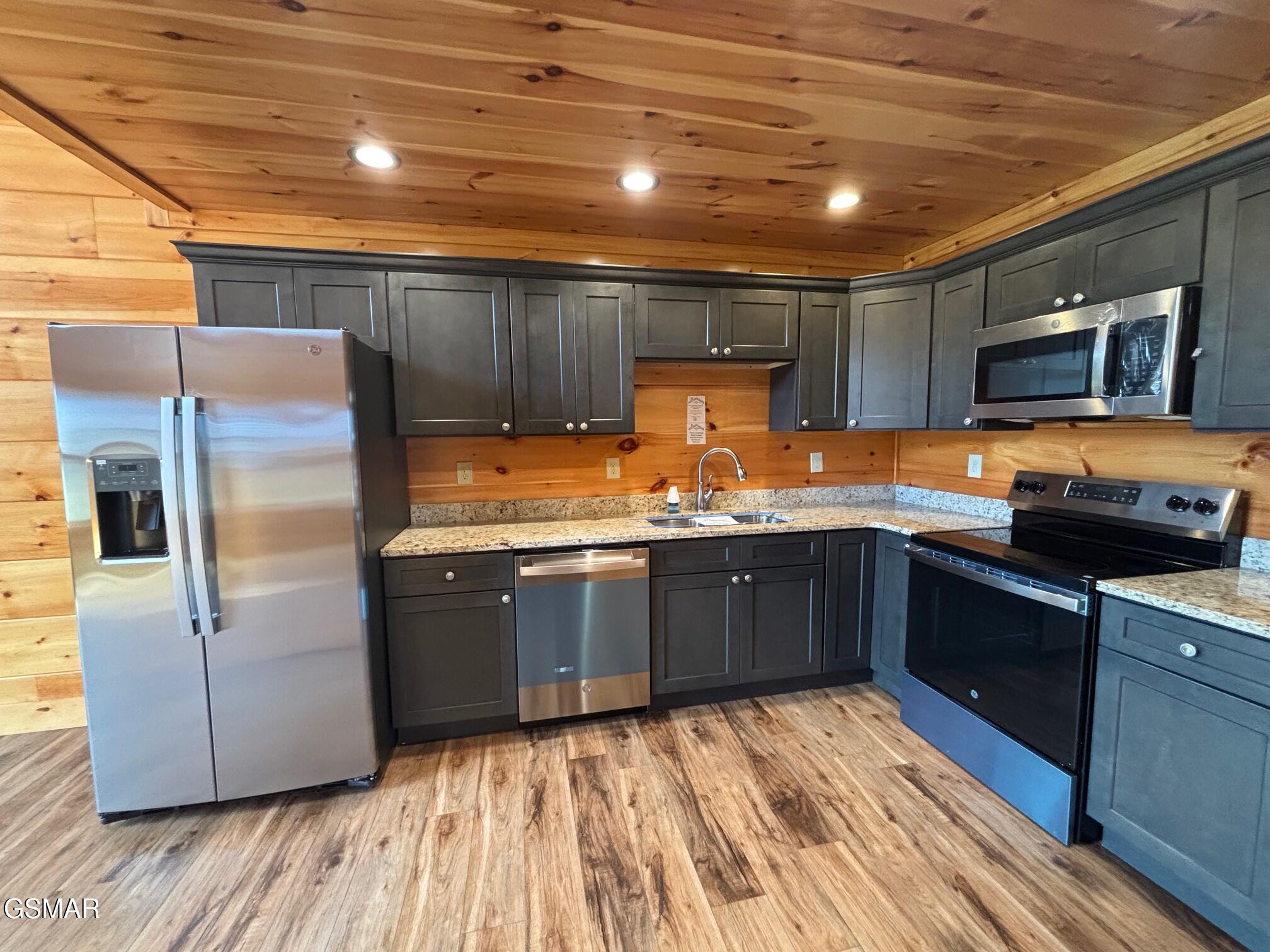 3863 Holders Grove Road Cosby TN 37722