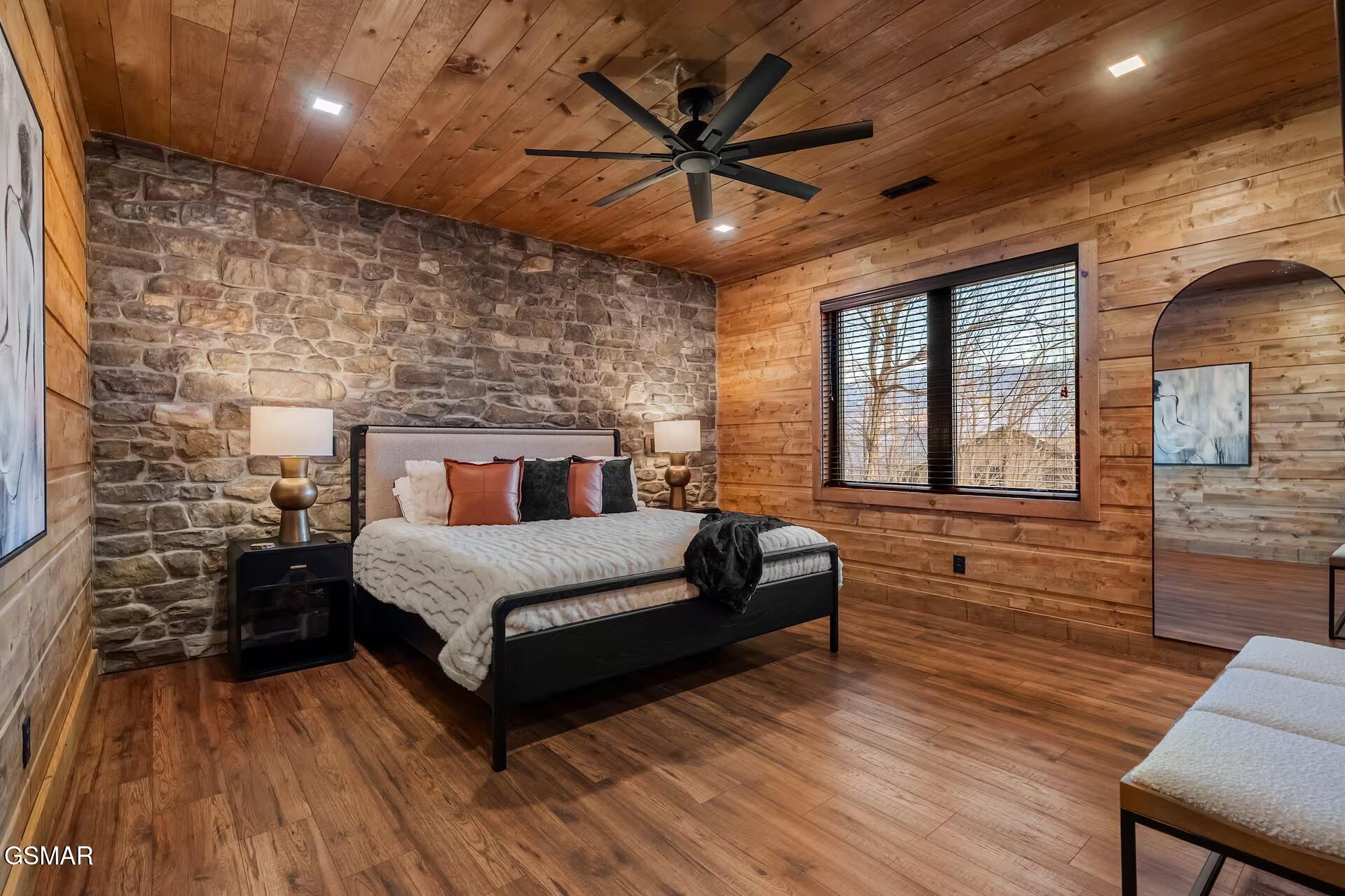 1030 Wiley Oakley Drive Gatlinburg TN 37738